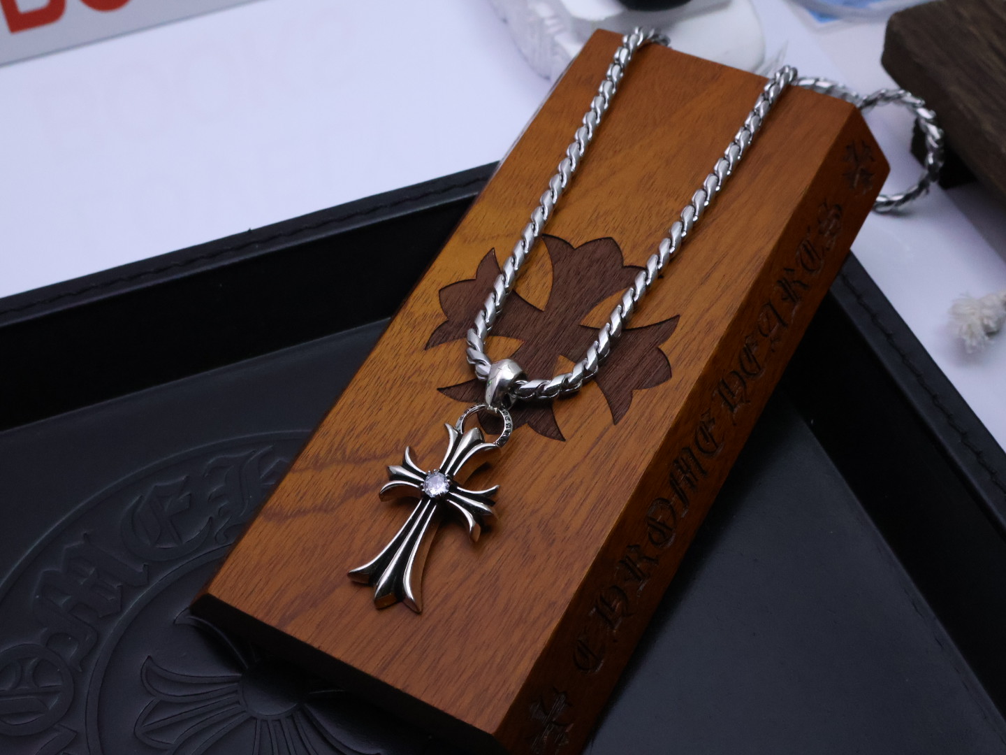 ［新品上架］𝐂𝐡𝐫𝐨𝐦𝐞 𝐡𝐞𝐚𝐫𝐭𝐬  ✞ 克罗心项链⚜️ 原厂11复刻｜纯手工錾刻十字圣痕  
💎 