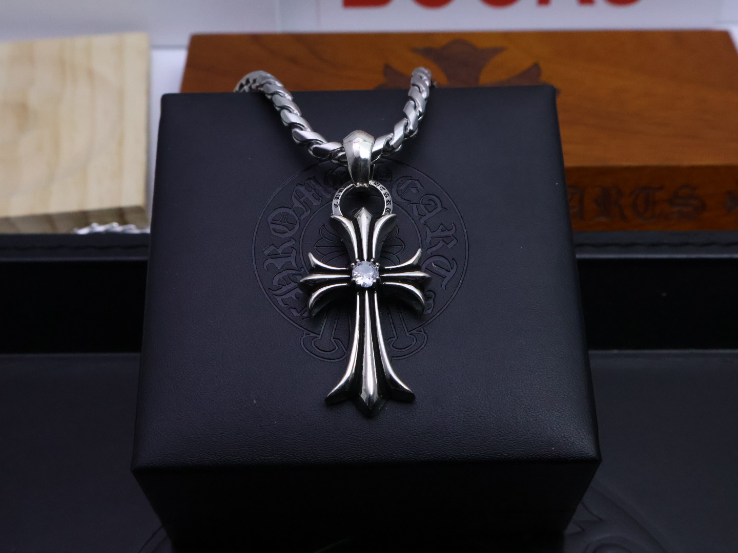 ［新品上架］𝐂𝐡𝐫𝐨𝐦𝐞 𝐡𝐞𝐚𝐫𝐭𝐬  ✞ 克罗心项链⚜️ 原厂11复刻｜纯手工錾刻十字圣痕  
💎 