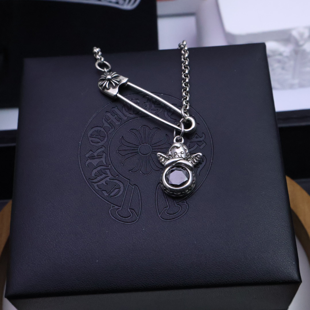 ［新品上架］𝐂𝐡𝐫𝐨𝐦𝐞 𝐡𝐞𝐚𝐫𝐭𝐬 ⚜️ 克罗心十字架胸针链｜纯手工凿刻末日圣痕  
✝️ 十字架缠