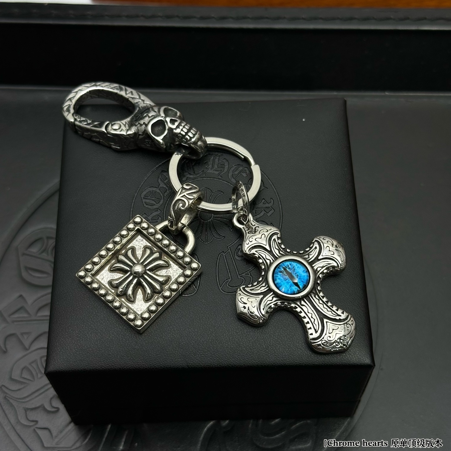 𝐂𝐡𝐫𝐨𝐦𝐞 𝐡𝐞𝐚𝐫𝐭［2025🎁潮流推荐］克罗心钥匙扣挂件🔑裤👖包💼挂件 做工、质感一流.小细节提升