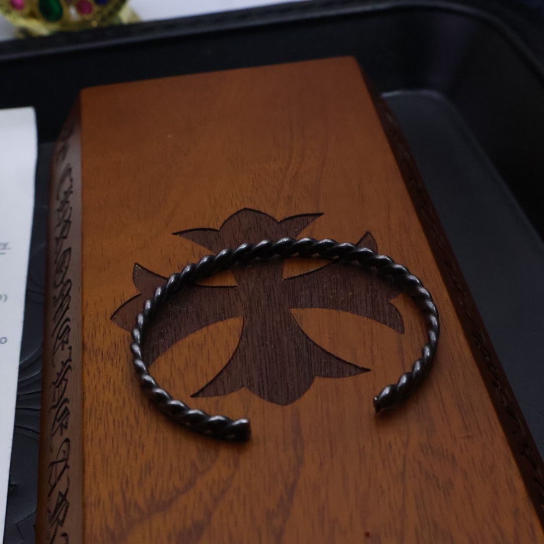 Chrome Hearts 𝐂𝐡𝐫𝐨𝐦𝐞 𝐇𝐞𝐚𝐫𝐭𝐬 克罗心 开口手镯 末日美学暴击