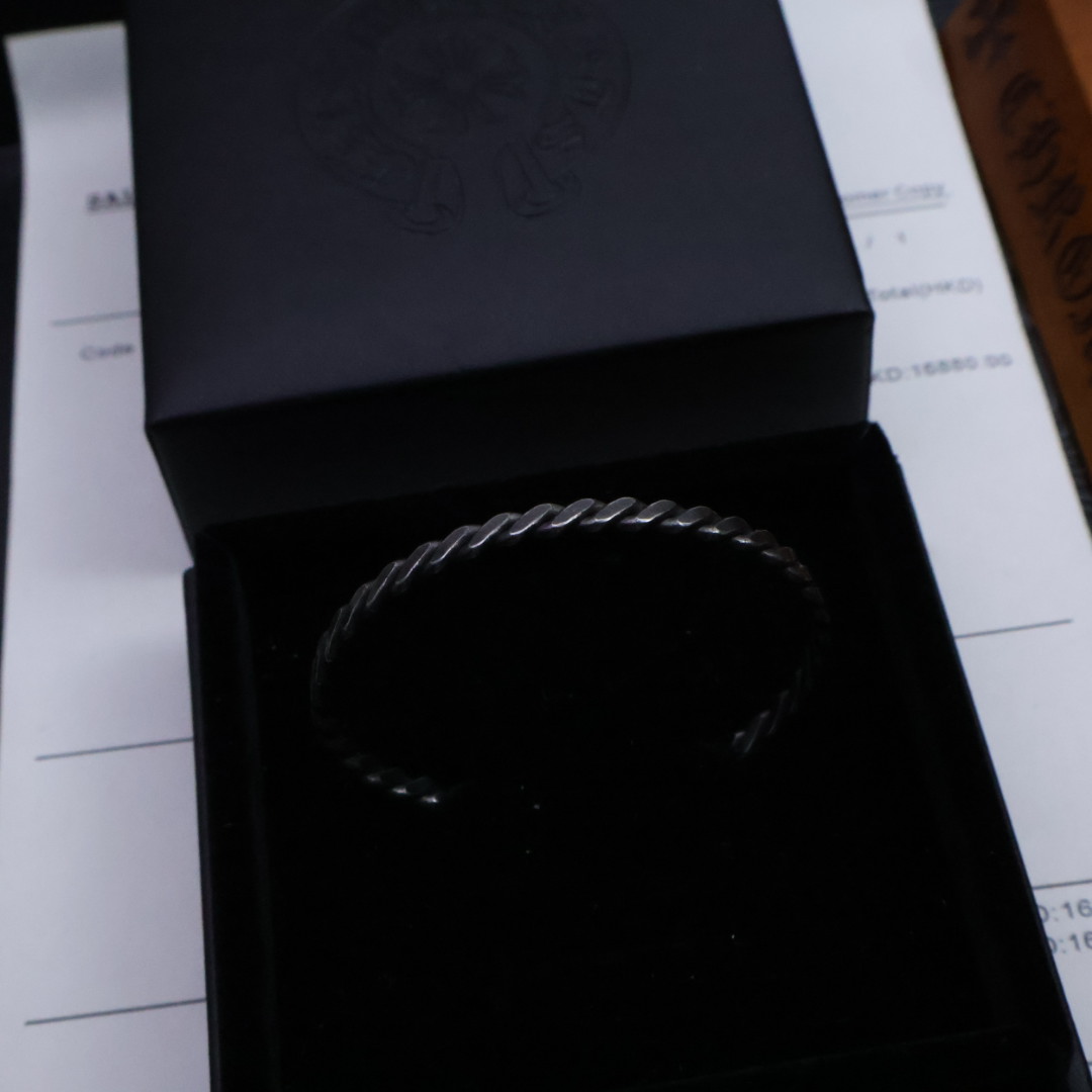 Chrome Hearts 𝐂𝐡𝐫𝐨𝐦𝐞 𝐇𝐞𝐚𝐫𝐭𝐬 克罗心 开口手镯 末日美学暴击