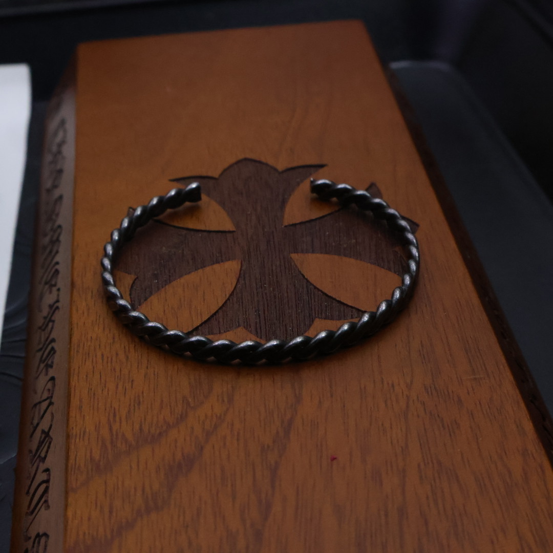 Chrome Hearts 𝐂𝐡𝐫𝐨𝐦𝐞 𝐇𝐞𝐚𝐫𝐭𝐬 克罗心 开口手镯 末日美学暴击