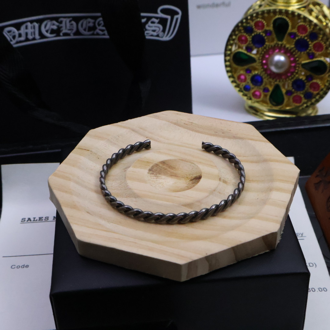 Chrome Hearts 𝐂𝐡𝐫𝐨𝐦𝐞 𝐇𝐞𝐚𝐫𝐭𝐬 克罗心 开口手镯 末日美学暴击