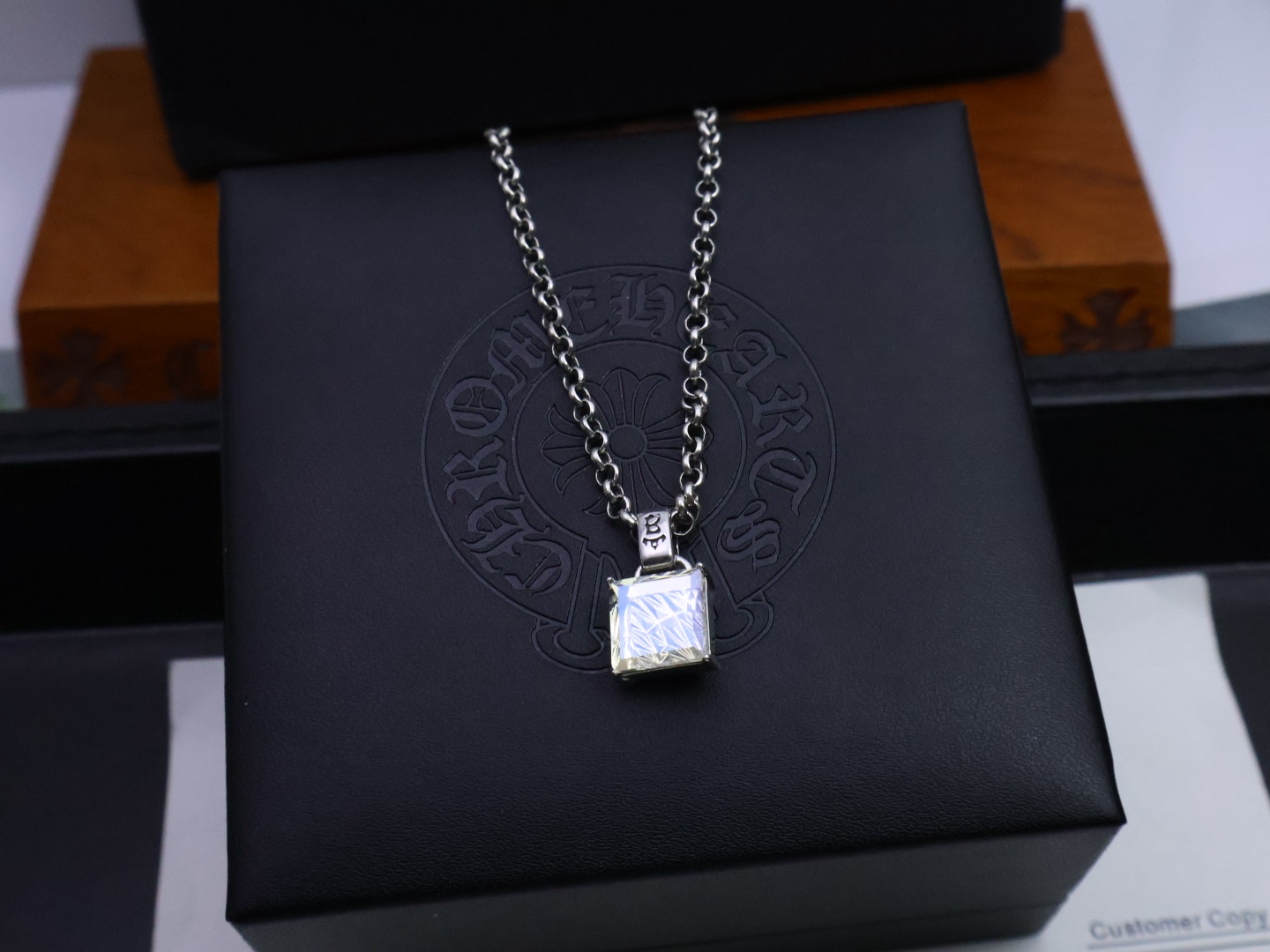 NO:115091,Pick [New Products are on the Shelves] Croxin Necklace Pearl Chain, the latest Croxin Necklace. Different pattern design styles are unique. Cross. Scout flowers are the logo of Croxin, so they last longer. Genuine version Chrome Hearts Croxin Difference on the market ordinary light version. The quality is the retro and old gray oxygen level. ~Fashion and fashion must be worn by both men and women. Trendy and fashionable, rock punk Thai silver style. Retro elements. The same style of couples is not explosive or released. Factory direct sales, jewelry boutique, chrome hearts, chrome hearts, necklace19860909批［新品上架］ 克罗心项链珍珠链,帅爆了最新款克罗心项链 造型不同的花纹设计风格 呈现出与众不同 十字架 童军花是克罗心的标志所以更经久不衰 正品打版Chrome Hearts克罗心区别市场普通轻版 对版对标品质 复古做旧灰氧程度.～潮流时尚必备 男女均可佩戴 潮流时尚,摇滚朋克泰银风格 复古元素 情侣同款不爆不发厂家直销,饰品精品,chrome hearts,chrome hearts,necklace,Jewelry