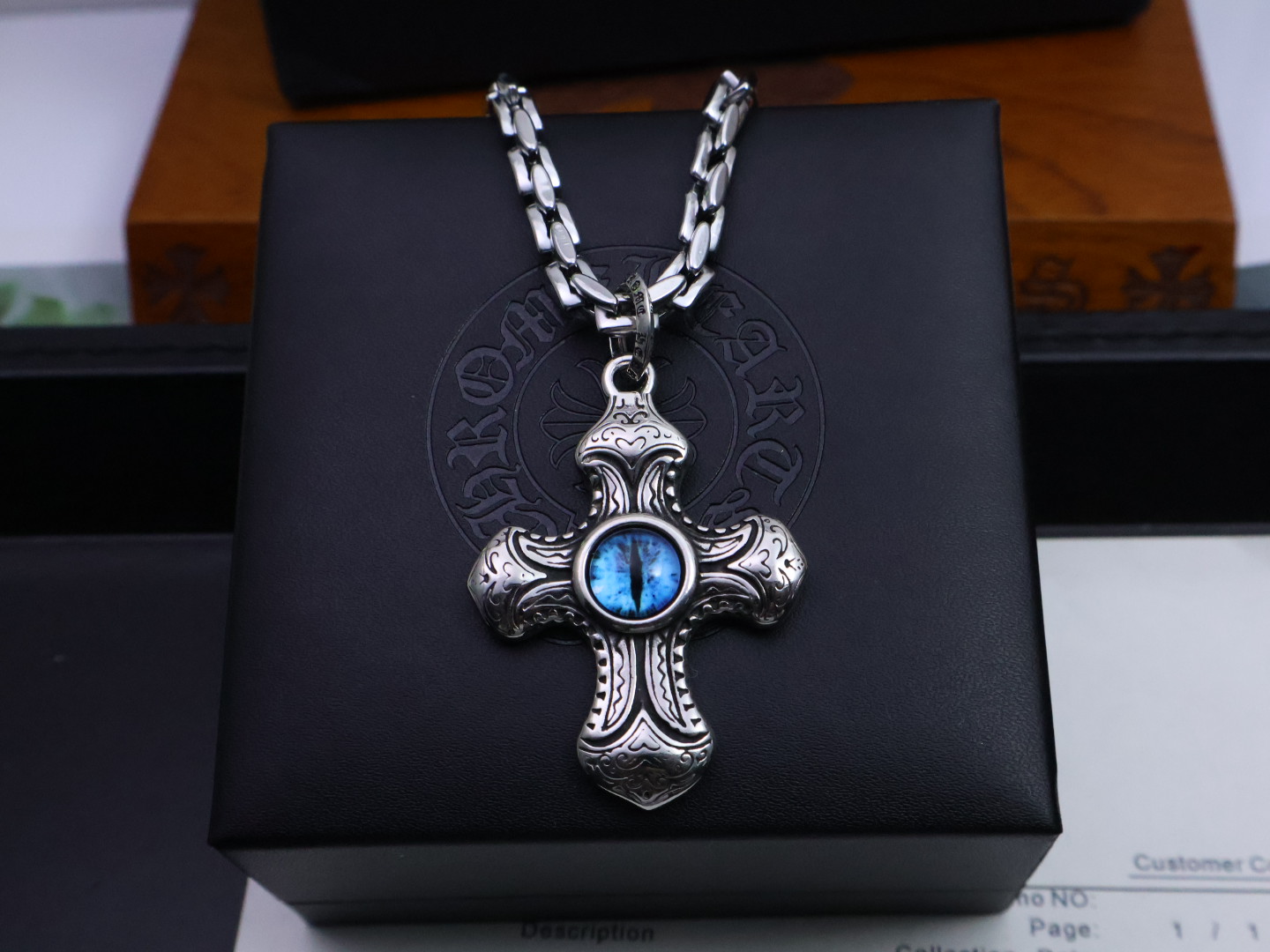 NO:114280,Pick [New Products are on the Shelves] Croxin Necklace Handmade Chain, the latest Croxin Necklace. Different pattern design styles are unique. Cross. Scout flowers are the logo of Croxin, so they are more enduring. Genuine version Chrome Hearts Croxin Difference on the market ordinary light version. The quality is the retro and old gray oxygen level. ~Fashion and fashion must be worn by both men and women. Trendy and fashionable, rock punk Tsing silver style. Retro elements. The same style of couples is not explosive or released. Factory direct sales, jewelry boutique, chrome hearts, chrome hearts, necklace19860909批［新品上架］ 克罗心项链手工链,帅爆了最新款克罗心项链 造型不同的花纹设计风格 呈现出与众不同 十字架 童军花是克罗心的标志所以更经久不衰 正品打版Chrome Hearts克罗心区别市场普通轻版 对版对标品质 复古做旧灰氧程度.～潮流时尚必备 男女均可佩戴 潮流时尚,摇滚朋克泰银风格 复古元素 情侣同款不爆不发厂家直销,饰品精品,chrome hearts,chrome hearts,necklace,Jewelry