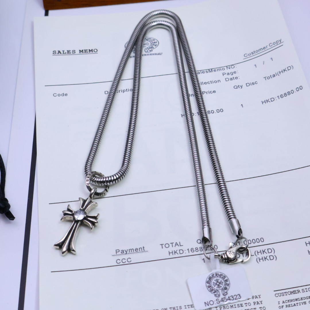 ［新品上架］𝐂𝐡𝐫𝐨𝐦𝐞 𝐡𝐞𝐚𝐫𝐭𝐬 克罗心项链，帅爆了最新款克罗心项链 ⚜️造型不同的花纹设计风格 