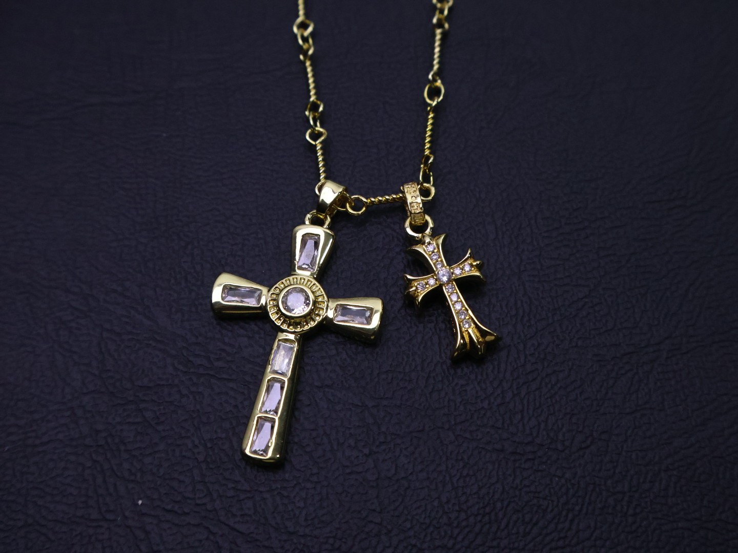 NO:109341,Comment [Today's recommendation] Croxin necklace snake bone chain chain, different pattern design styles, presenting unique cross, Scout flowers are Croxin's ambition, so they last longer. Genuine version Chrome Hearts Croxin's difference between market ordinary light version, match the quality, look at the details of the letter printing, retro, old gray oxygen level. Seiko version!  ~First fashion, both men and women can wear it. Fashion, rock punk, silver style, retro elements, same style for couples, fine jewelry, chrome hearts, chrome hearts, necklace19860909批［今日推荐］ 克罗心项链蛇骨链链,造型不同的花纹设计风格 呈现出与众不同 十字架 童军花是克罗心的志 所以更经久不衰 正品打版Chrome Hearts克罗心区别市场普通轻版 对版对标品质 看字印细节 复古做旧灰氧程度.精工版本！ ～潮流时尚必备 男女均可佩戴 潮流时尚,摇滚朋克泰银风格 复古元素 情侣同款,饰品精品,chrome hearts,chrome hearts,necklace,Jewelry