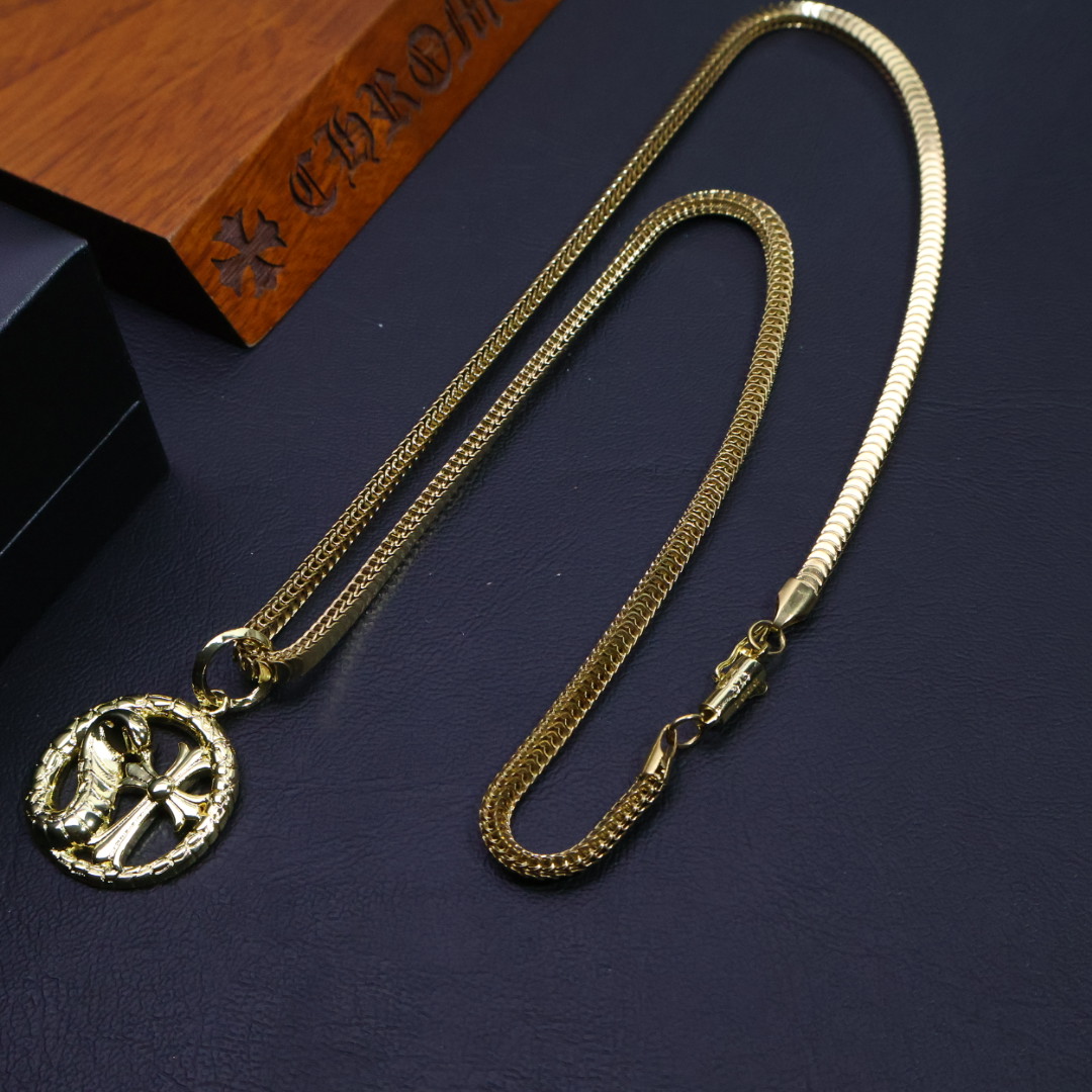 ［新品上架］𝐂𝐡𝐫𝐨𝐦𝐞 𝐡𝐞𝐚𝐫𝐭𝐬 克罗心项链，蛇吊坠蛇转钱坤🐍🆕造型不同的花纹设计风格 呈现出与众