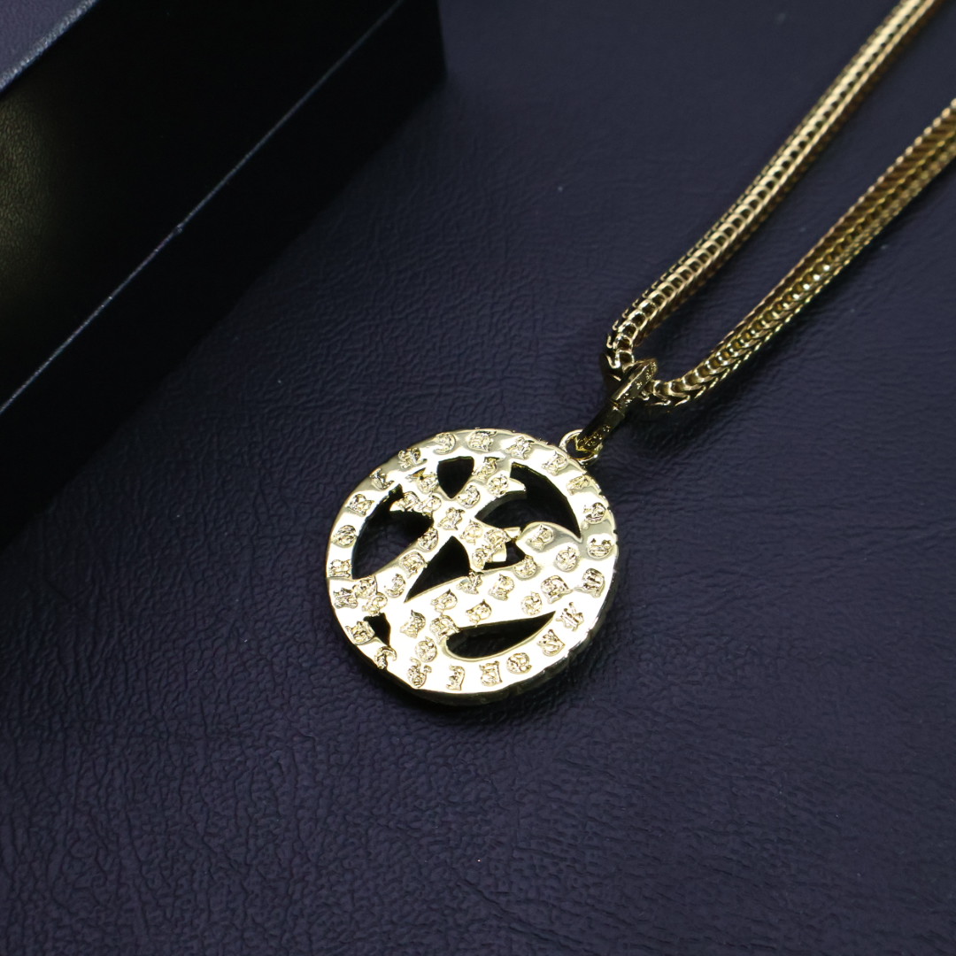 ［新品上架］𝐂𝐡𝐫𝐨𝐦𝐞 𝐡𝐞𝐚𝐫𝐭𝐬 克罗心项链，蛇吊坠蛇转钱坤🐍🆕造型不同的花纹设计风格 呈现出与众