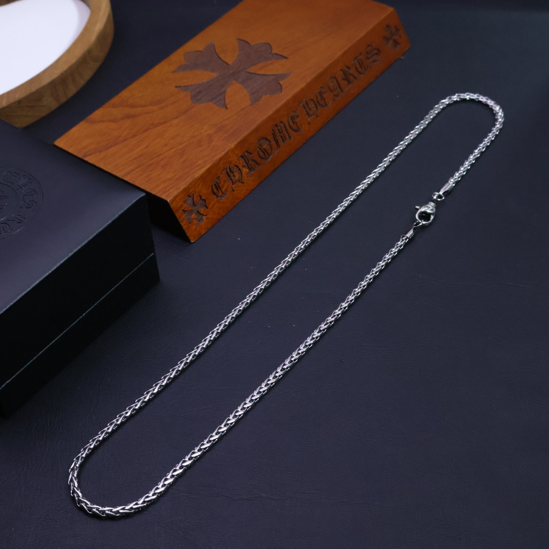 NO:112024,Pick [New Products are on the Shelves] Croxin necklace, different pattern design styles, presenting uniqueness. Cross. Scout flowers are Croxin's ambitions, so they last longer. Genuine versions are Chrome Hearts. Croxin's market ordinary light version. The version is benchmarked against the quality. Look at the details of the letter printing. The degree of retro old gray oxygen. Seiko version!  ~First fashion, both men and women can wear it. Fashion, rock punk, silver style, retro elements, same style for couples, fine jewelry, chrome hearts, chrome hearts, necklace19860909批［新品上架］ 克罗心项链,造型不同的花纹设计风格 呈现出与众不同 十字架 童军花是克罗心的志 所以更经久不衰 正品打版Chrome Hearts克罗心区别市场普通轻版 对版对标品质 看字印细节 复古做旧灰氧程度.精工版本！ ～潮流时尚必备 男女均可佩戴 潮流时尚,摇滚朋克泰银风格 复古元素 情侣同款,饰品精品,chrome hearts,chrome hearts,necklace,Jewelry