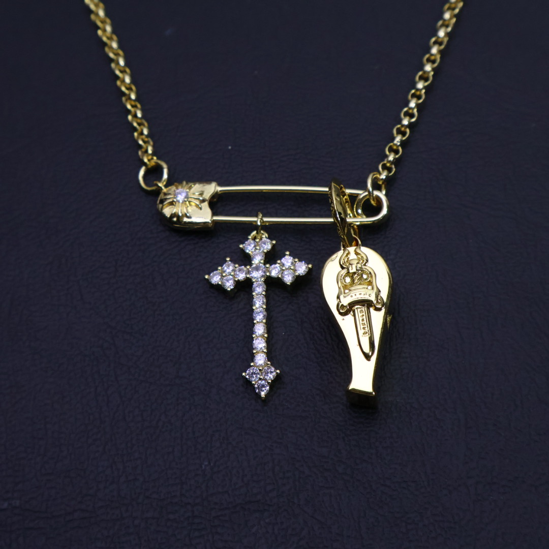 NO:111427,Comment [Today's recommendation] Croxin necklace brooch chain, different pattern design styles, presenting unique cross, Scout flowers are Croxin's ambition, so they last longer. Genuine version Chrome Hearts Croxin's difference between market ordinary light version, match the quality, look at the details of the letter printing, retro, old gray oxygen level. Seiko version!  ~Fashionable fashion essentials for both men and women. Fashion, rock punk, silver style, retro elements. Same style for couples, fine jewelry, chrome hearts, chrome hearts, necklace, brooch, breastpin19860909批［今日推荐］ 克罗心项链胸针链,造型不同的花纹设计风格 呈现出与众不同 十字架 童军花是克罗心的志 所以更经久不衰 正品打版Chrome Hearts克罗心区别市场普通轻版 对版对标品质 看字印细节 复古做旧灰氧程度.精工版本！ ～潮流时尚必备 男女均可佩戴 潮流时尚,摇滚朋克泰银风格 复古元素 情侣同款,饰品精品,chrome hearts,chrome hearts,necklace,brooch，breastpin,Jewelry