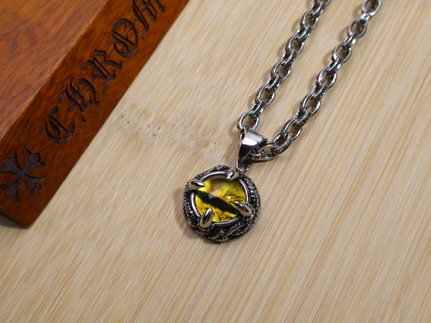 NO:112383,Comment [New Products on Shelves] Croxin Letter Chain Dark [Letter Riot] Original etched letter chain | pure hand-engraved secret words of doomsday Gothic diamond-inlaid cross embellishment | tearing mediocre rebellion Bible Thai silver gilt entangled | Aesthetics of soul shackles shaking between neck Dark couple code | Unlocking taboo order on clavicle ▌1:1 bloodline replica | bloodbathing of inferior currency on the market ▌ No crazy no push | Croxin necklace The ultimate seal of the rebellion contract Limited time 24 hours | Pagan believers' doomsday assembly 