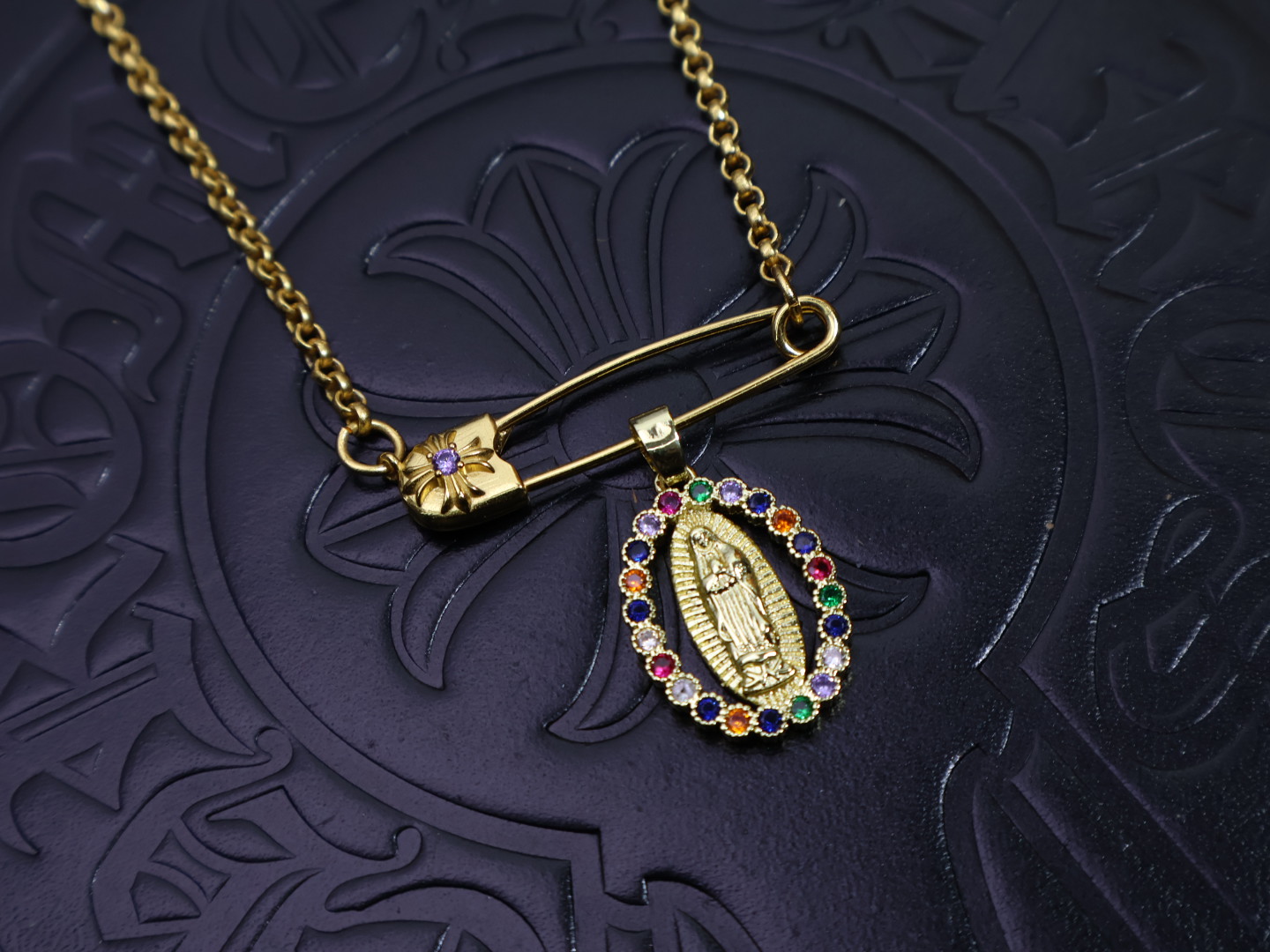 🆕𝐂𝐡𝐫𝐨𝐦𝐞 𝐡𝐞𝐚𝐫𝐭𝐬 克罗心✝️项链胸针链🤩帅爆了克罗心项链 ⚜️造型不同的花纹设计风格 呈现出
