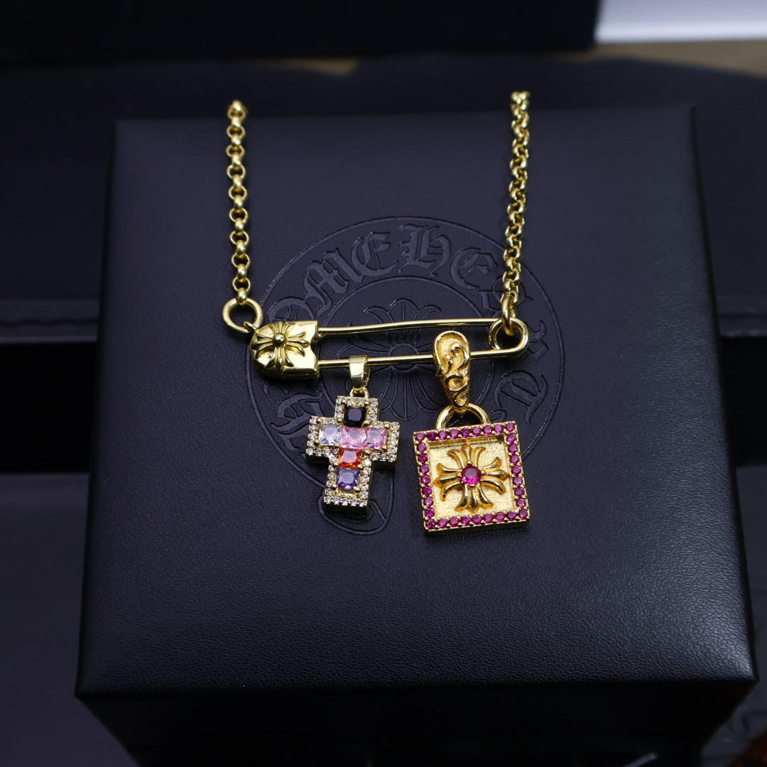 ［爆款推荐］💛𝐂𝐡𝐫𝐨𝐦𝐞 𝐡𝐞𝐚𝐫𝐭𝐬 克罗心项链，胸针链🤩帅爆了最新款克罗心项链 ⚜️造型不同的花纹