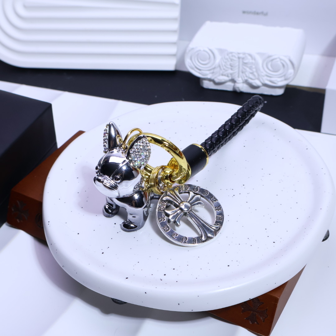 “Chrome Hearts P400 Cross Key: Glamorous and Durable Decorative Accessory for Couples” - 图片 2