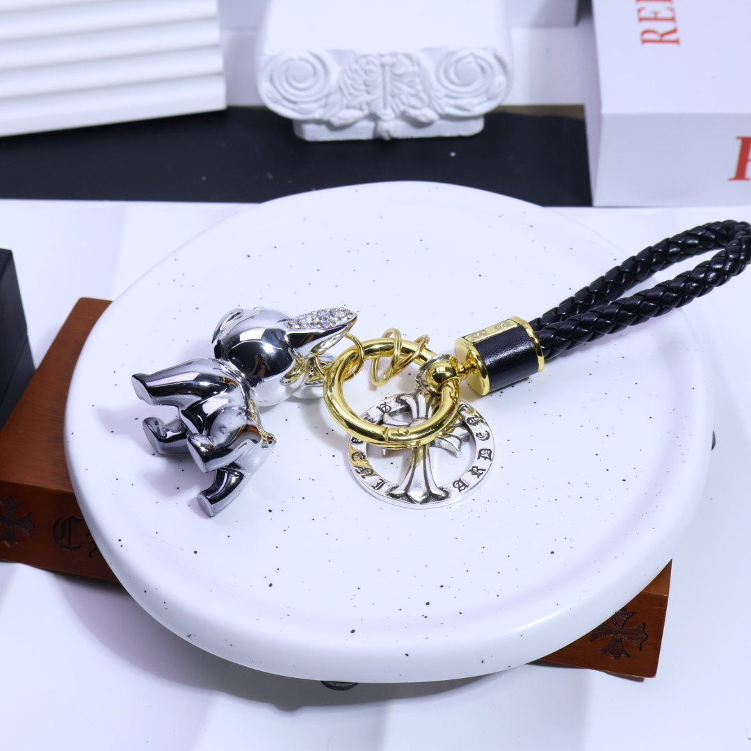 “Chrome Hearts P400 Cross Key: Glamorous and Durable Decorative Accessory for Couples” - 图片 1