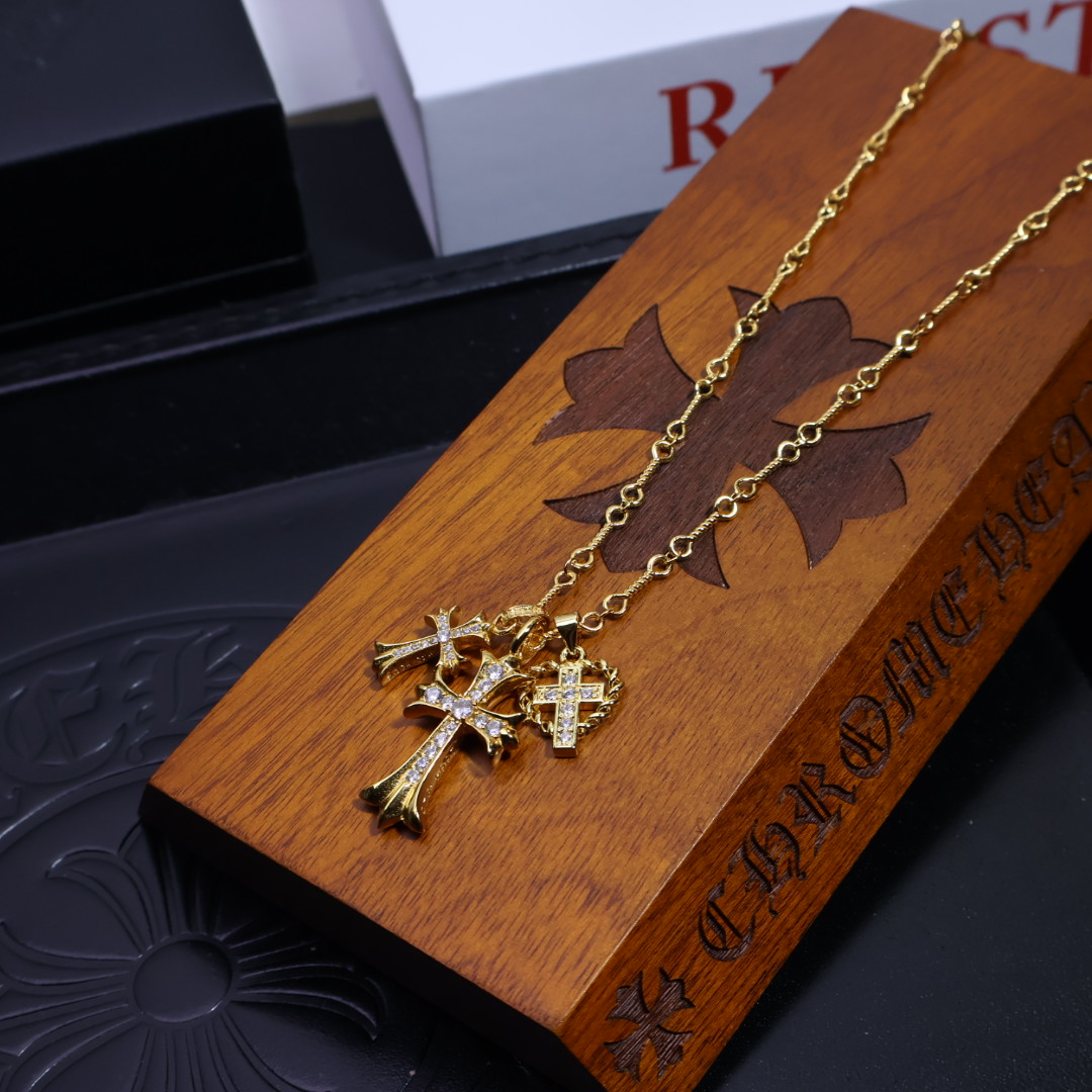 ［爆款推荐］💛𝐂𝐡𝐫𝐨𝐦𝐞 𝐡𝐞𝐚𝐫𝐭𝐬 克罗心项链，胸针链🤩帅爆了最新款克罗心项链 ⚜️造型不同的花纹