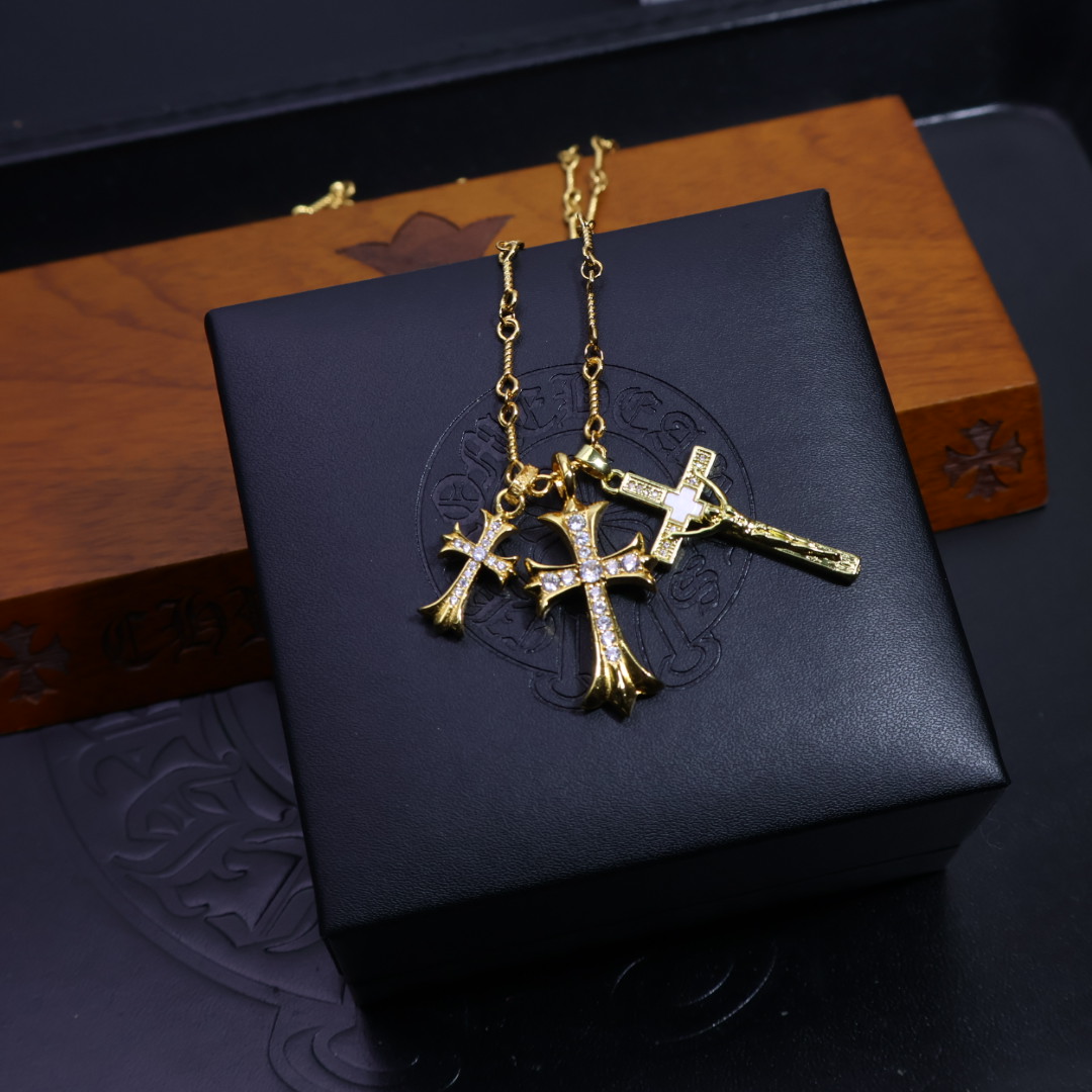 ［爆款推荐］💛𝐂𝐡𝐫𝐨𝐦𝐞 𝐡𝐞𝐚𝐫𝐭𝐬 克罗心项链，胸针链🤩帅爆了最新款克罗心项链 ⚜️造型不同的花纹