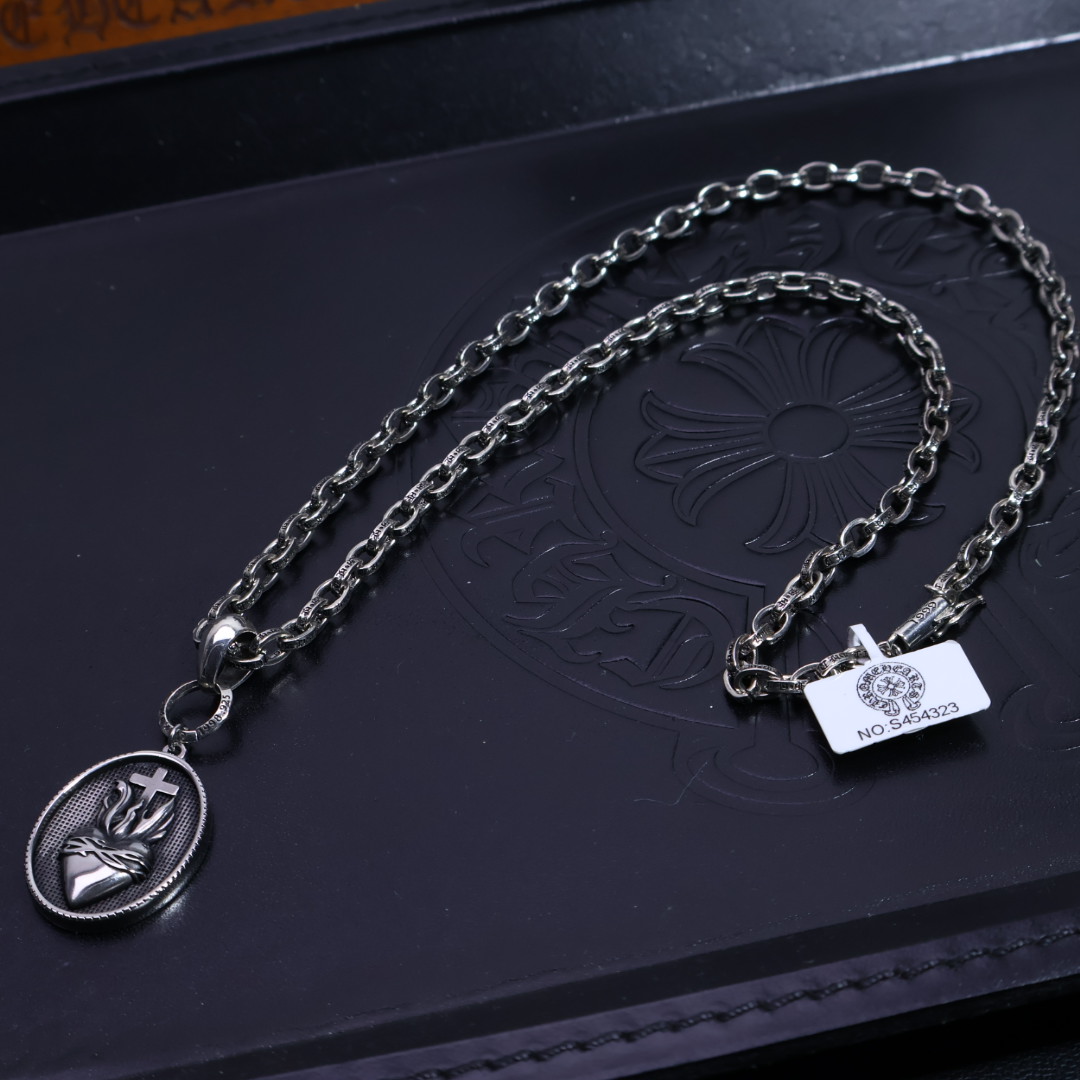［爆款推荐］𝐂𝐡𝐫𝐨𝐦𝐞 𝐡𝐞𝐚𝐫𝐭𝐬 克罗心✝️项链，字母链🤩帅爆了最新款克罗心项链 ⚜️造型不同的花