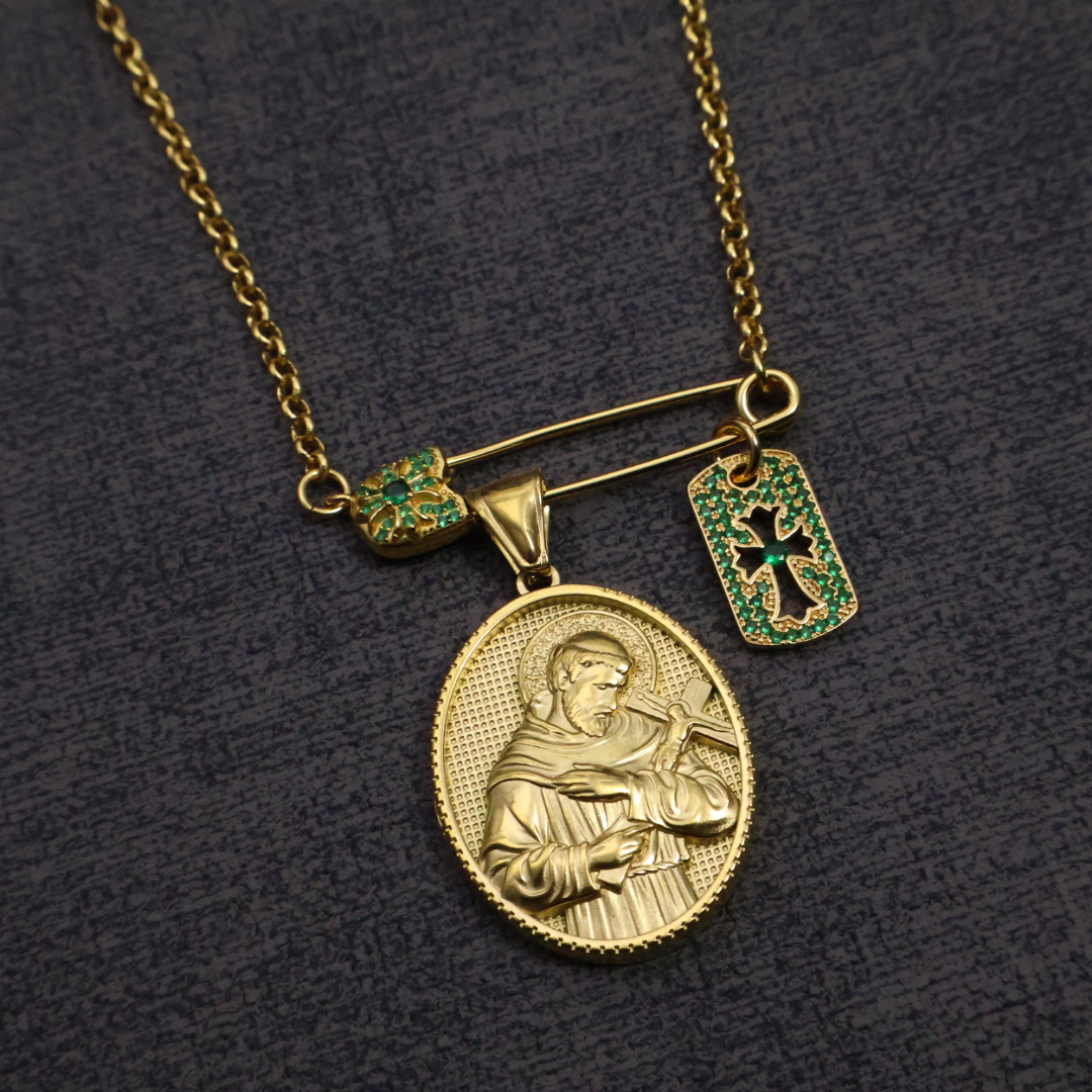  𝐂𝐡𝐫𝐨𝐦𝐞 𝐡𝐞𝐚𝐫𝐭𝐬克罗心胸针链✝️🆕造型不同的花纹设计风格 呈现出与众不同 十字架 童军花是克
