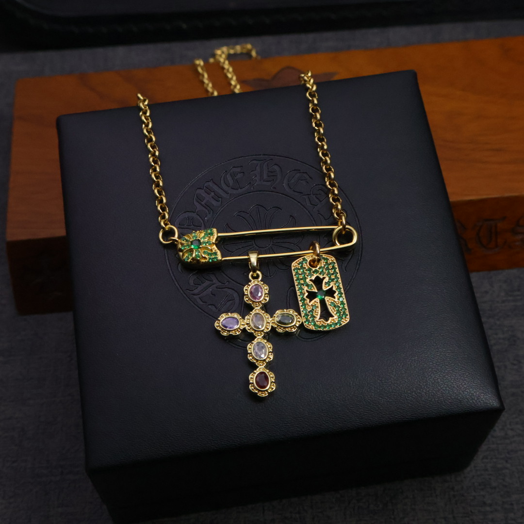  𝐂𝐡𝐫𝐨𝐦𝐞 𝐡𝐞𝐚𝐫𝐭𝐬克罗心胸针链✝️🆕造型不同的花纹设计风格 呈现出与众不同 十字架 童军花是克