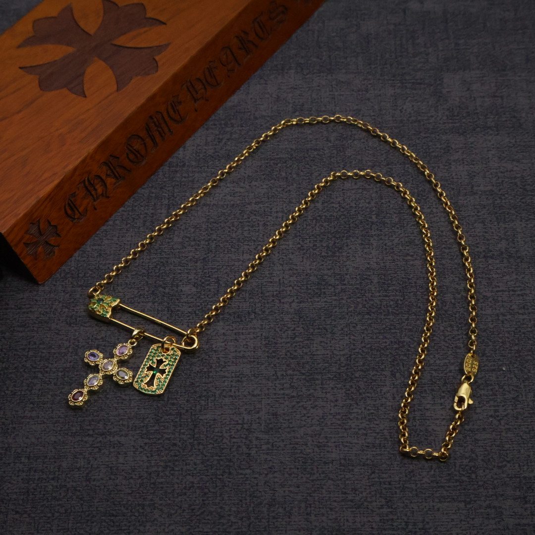  𝐂𝐡𝐫𝐨𝐦𝐞 𝐡𝐞𝐚𝐫𝐭𝐬克罗心胸针链✝️🆕造型不同的花纹设计风格 呈现出与众不同 十字架 童军花是克