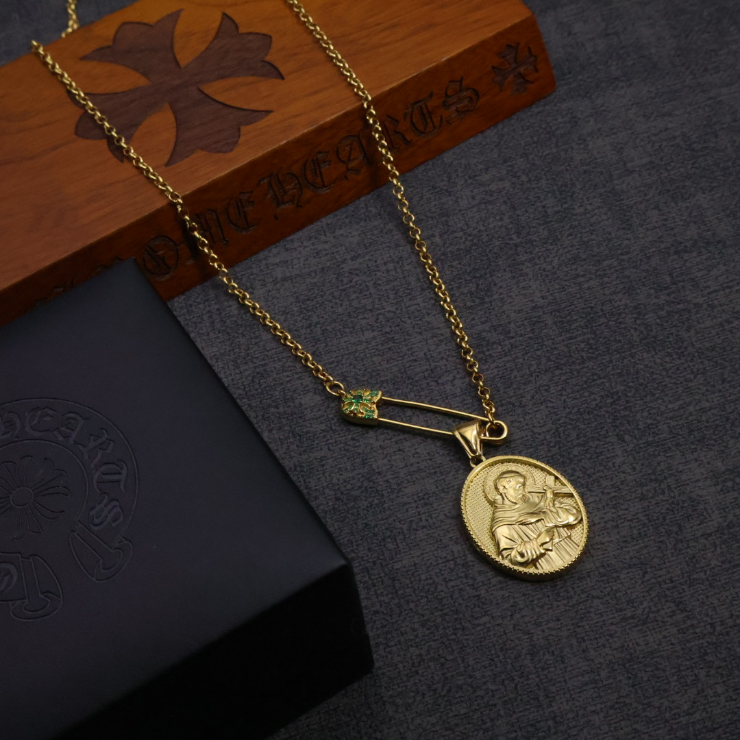 𝐂𝐡𝐫𝐨𝐦𝐞 𝐡𝐞𝐚𝐫𝐭𝐬克罗心胸针链✝️🆕造型不同的花纹设计风格 呈现出与众不同 十字架 童军花是克罗
