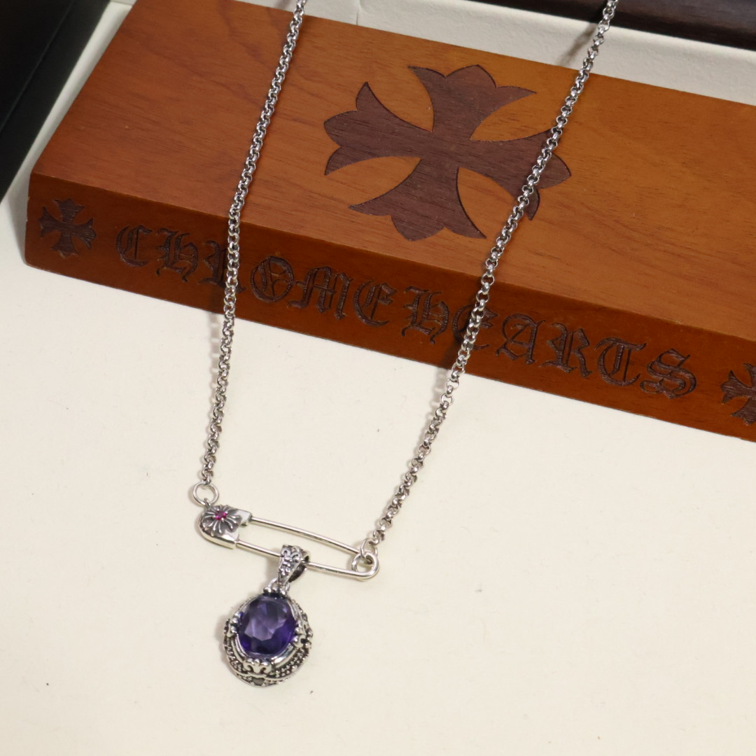 𝐂𝐡𝐫𝐨𝐦𝐞 𝐡𝐞𝐚𝐫𝐭𝐬 克罗心项链胸针链✝️，🆕造型不同的花纹设计风格 呈现出与众不同 十字架 童军