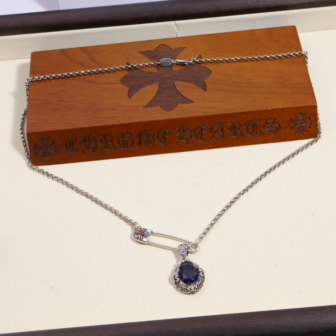 𝐂𝐡𝐫𝐨𝐦𝐞 𝐡𝐞𝐚𝐫𝐭𝐬 克罗心项链胸针链✝️，🆕造型不同的花纹设计风格 呈现出与众不同 十字架 童军