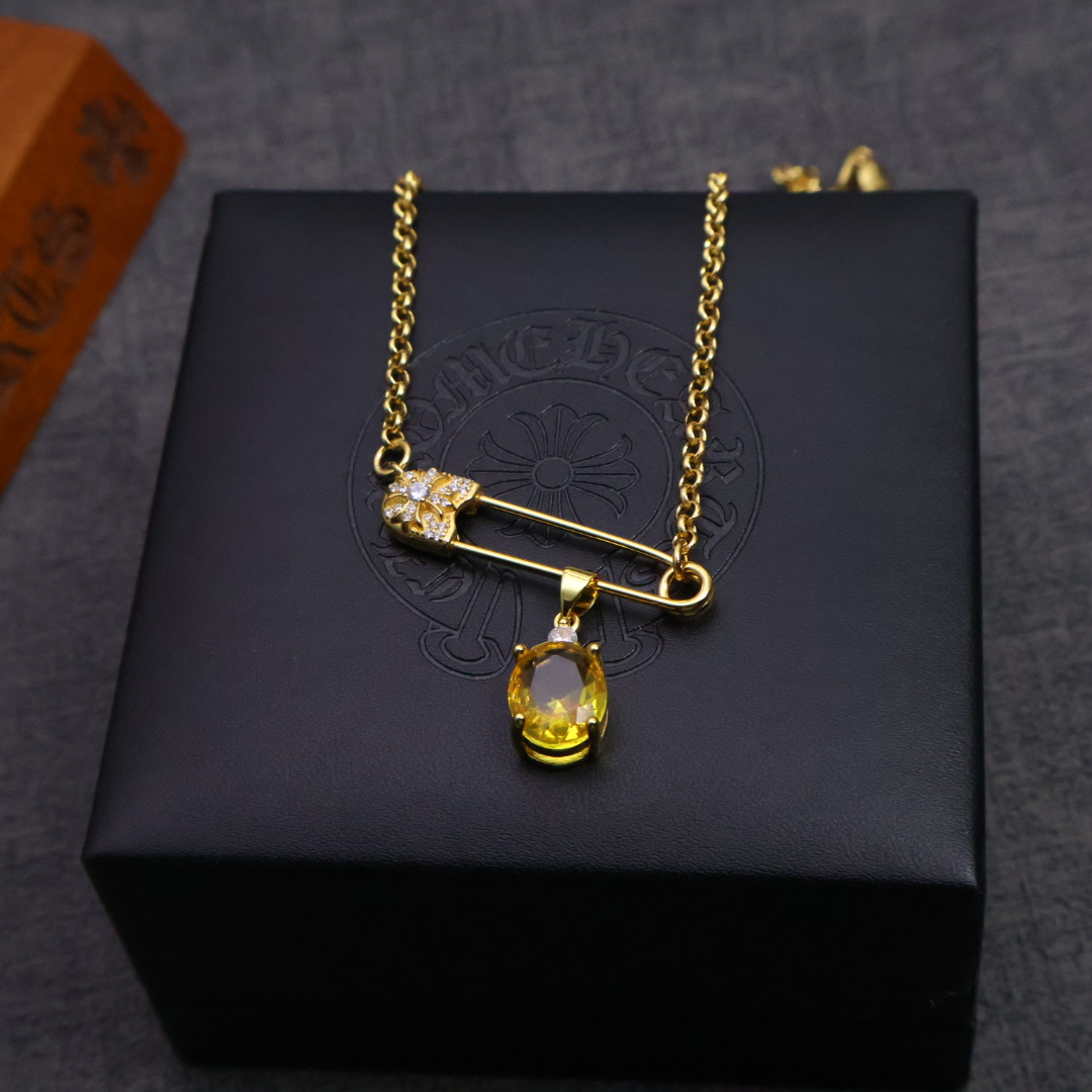 Chrome Hearts 𝐡𝐞𝐚𝐫𝐭克罗心项链 款无论是约会、晚宴，还是日常佩戴，它都能让你散发出与众不同的光芒，浪漫又梦幻～