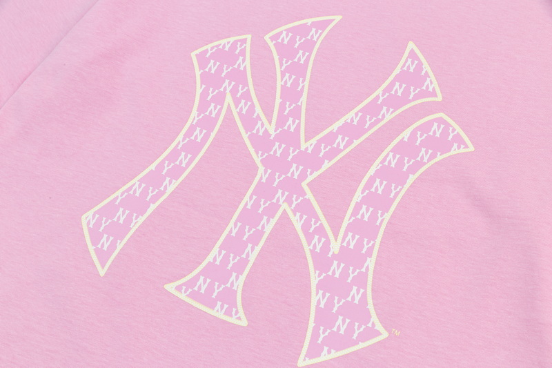 MLB New York Yankees Graphic Tee - Stylish & Comfortable Fan Apparel 50 a1743339441341 5174