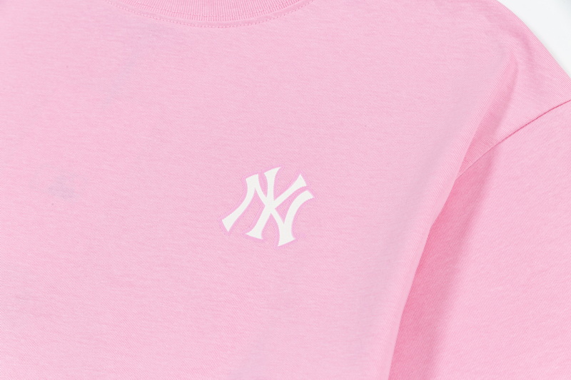 MLB New York Yankees Graphic Tee - Stylish & Comfortable Fan Apparel 56 a1743339442163 3254