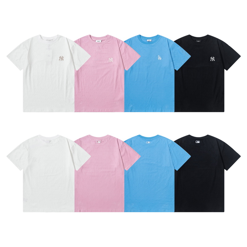 P69💰
《菜场大妈都疯抢的MLB财富密码》
各位老板!隔壁档口老王靠这组T恤
三天全款提了五菱宏光
现在含泪传授摆摊致富经👇
🧵【布料界的武则天】
• 提花暗纹比居委会公告还密(官方叫全棉提花)
• 左胸小标精致过广场舞领队徽章:
- 白T浅金NY=地摊界的爱马仕
- 粉T银标NY=大妈砍价终结者
- 蓝T白LA=直男审美救世主
- 黑T白NY=夜宵摊反光安全服
📦【挂版神操作】
上排正面钓小姑娘:“阿姨这标好精致~”
下排背面镇老大爷:“嚯!这暗纹够分量!”
(实测挂版效果:城管看了都想批两件)
💰【利润解剖室】
• 克重220g=硬过广场舞地板
• 四色通吃=寡妇村婚庆队都包圆
• 隐藏技能:
白T配酱油渍=限量做旧款+50
黑T蹭机油=工业风限定+80
⚠️【血泪避坑指南】
• 白色慎摆烧烤摊——三天变咖喱黄
• 粉色远离小学区——被喊芭比要命
• 黑色推荐夜市灯——NY标自动变霓虹
🎯【甩货神台词】
▪️对小姑娘:“这提花摸起来像你男朋友腹肌”
▪️对大爷:“洗100次比您假牙还耐用”
▪️对同行:“广州工厂已断货 爱信不信”
🚚【末日库存警报】
• 白T剩■■件(奶茶店订工服扫走300)
• 粉T断S码(微商大姐包圆发闺蜜团)
• 蓝T遭哄抢(驾校教练当队服)
• 黑T在暴涨(夜场保安队正在拼单)
💸 批发暗号:
50件起批送“防三只手”磁扣(比超市还高级)
100件解锁“甩货神器”小蜜蜂(录好洗脑神曲)
手慢的老板别哭!
下批到货涨5块(厂长小姨子说的)
颜色:黑色 白色 粉色 天蓝
尺码:S M L XL XXL
#地摊界劳斯莱斯 #MLB致富经 #提花印钞机
#挂版三天提新车 #清仓界的核武器
---
**附赠甩货BGM歌词**
(请用《最炫民族风》旋律唱)
“左胸的NY它亮晶晶~
提花的暗纹呀摸得停~
四色的T恤呀统统清~
隔壁老王他眼红到不行~嘿!”