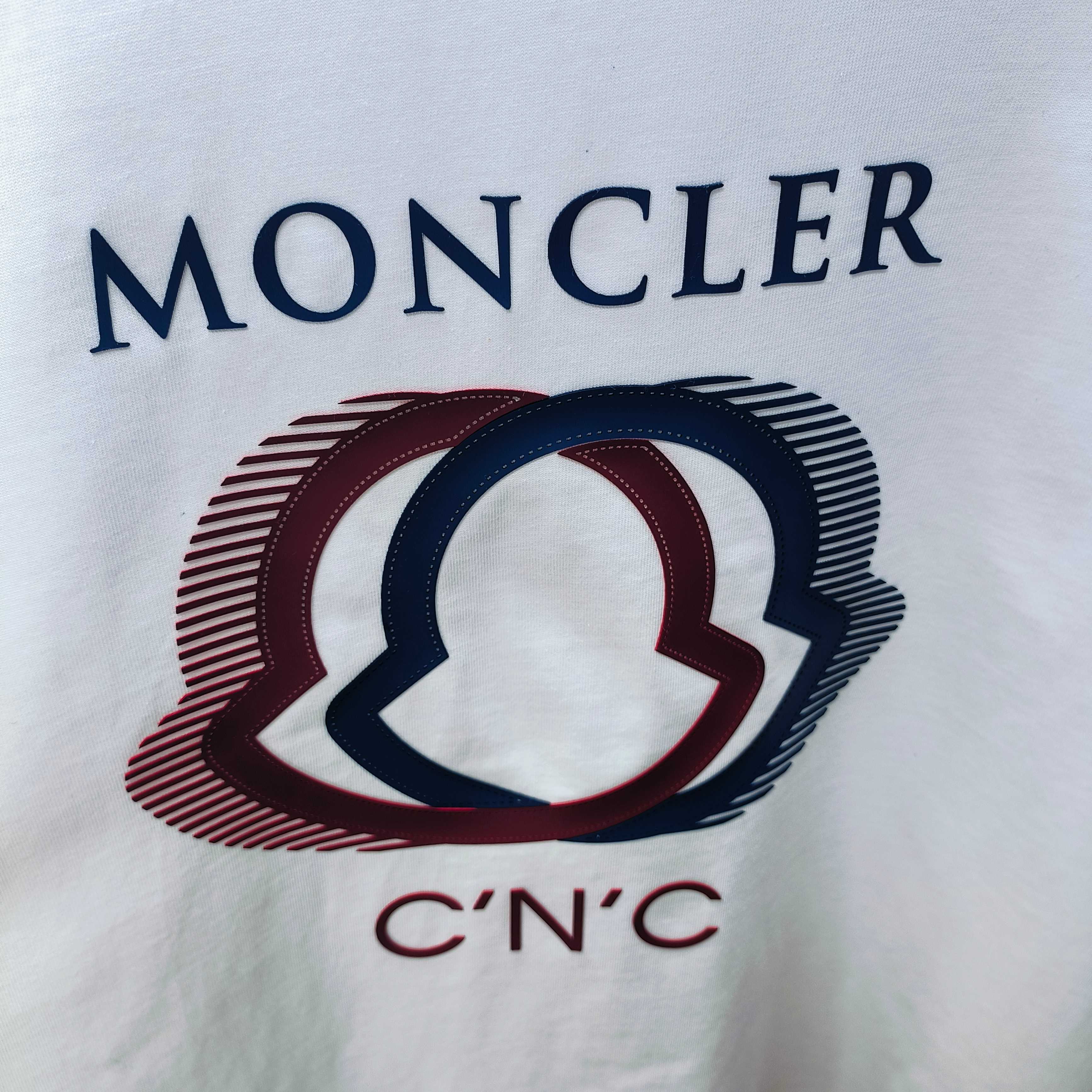 몽클레어 여성 루즈핏 반팔 티셔츠 88845 이미지 3