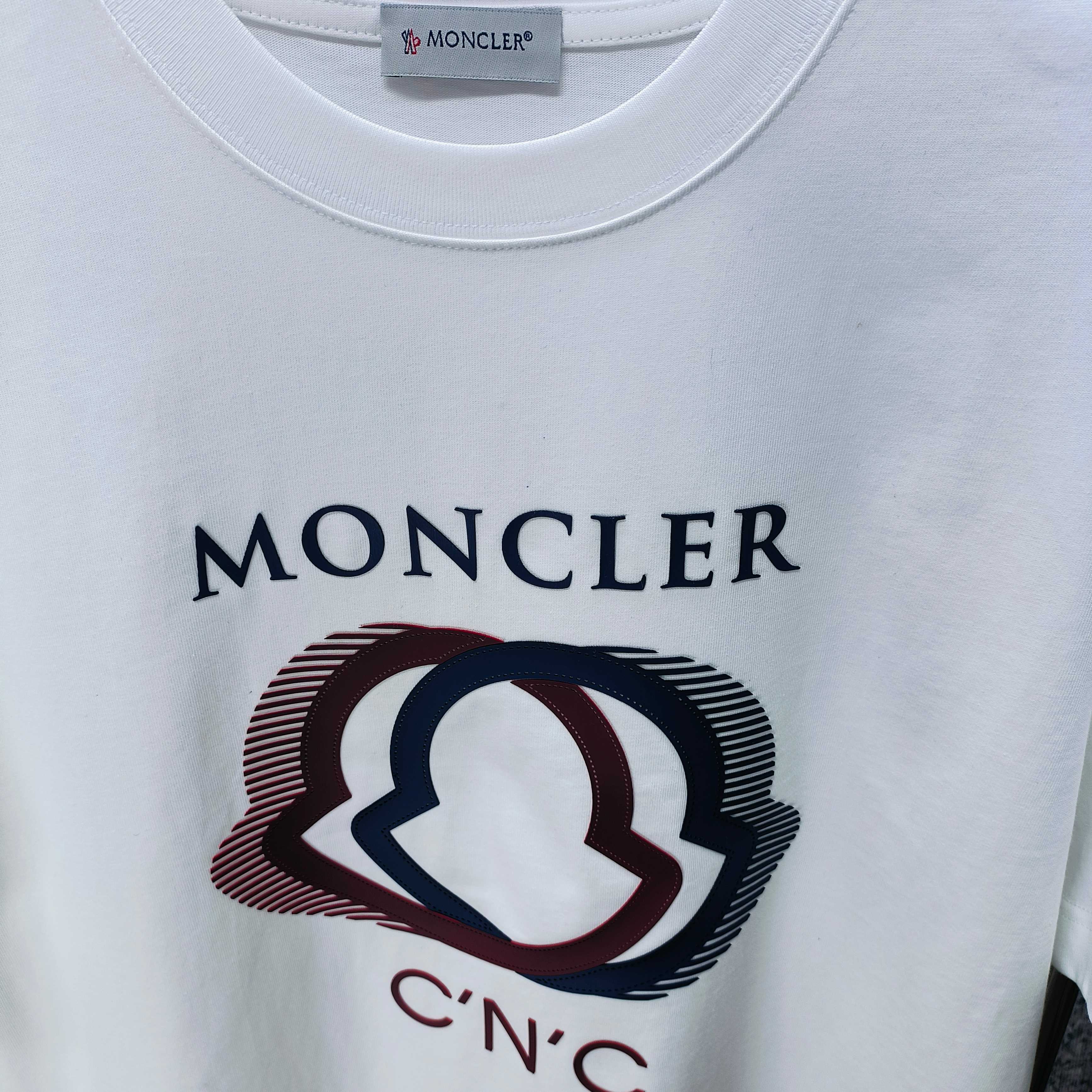 몽클레어 여성 루즈핏 반팔 티셔츠 88845 이미지 2