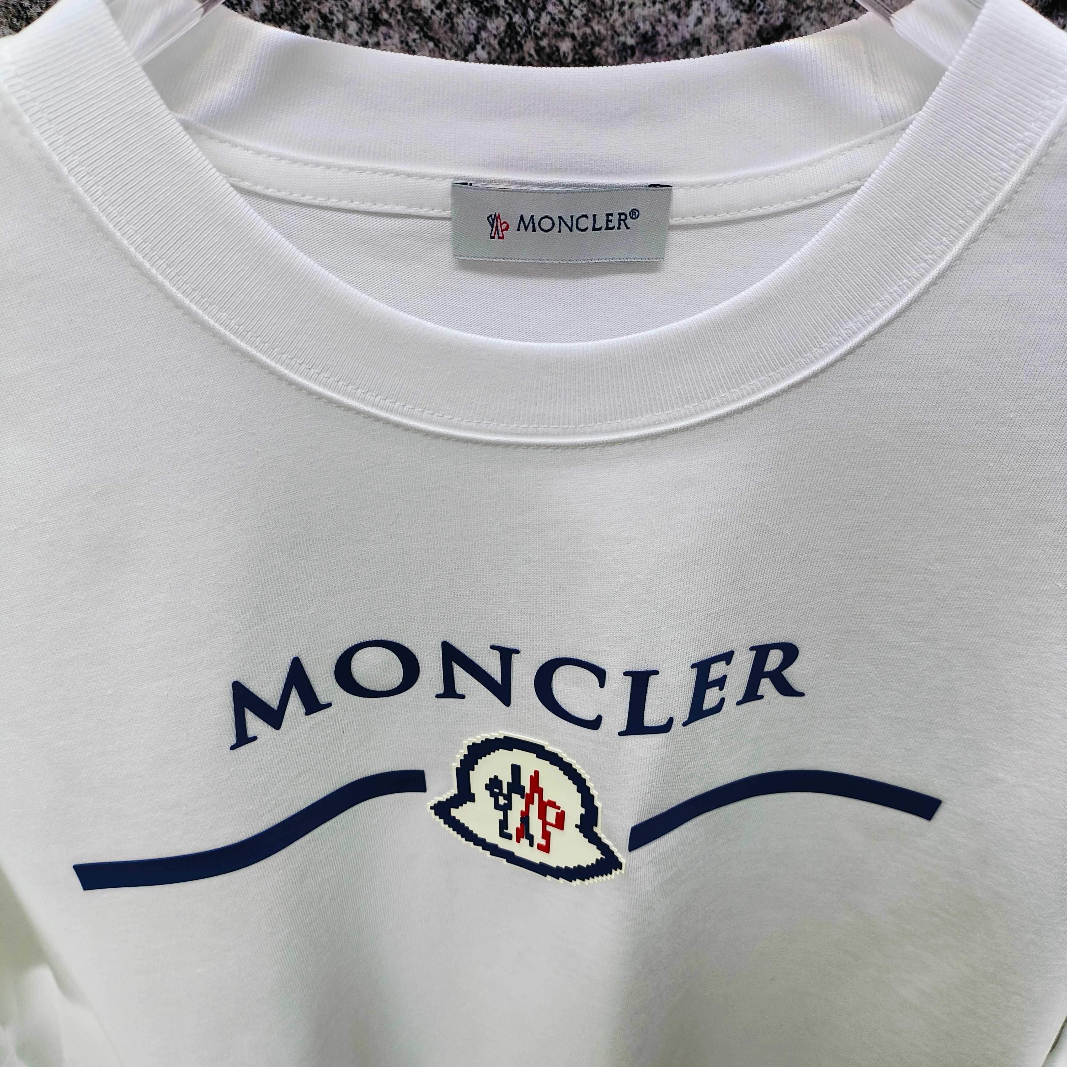 몽클레어 여성 루즈핏 반팔 티셔츠 88844 이미지 3