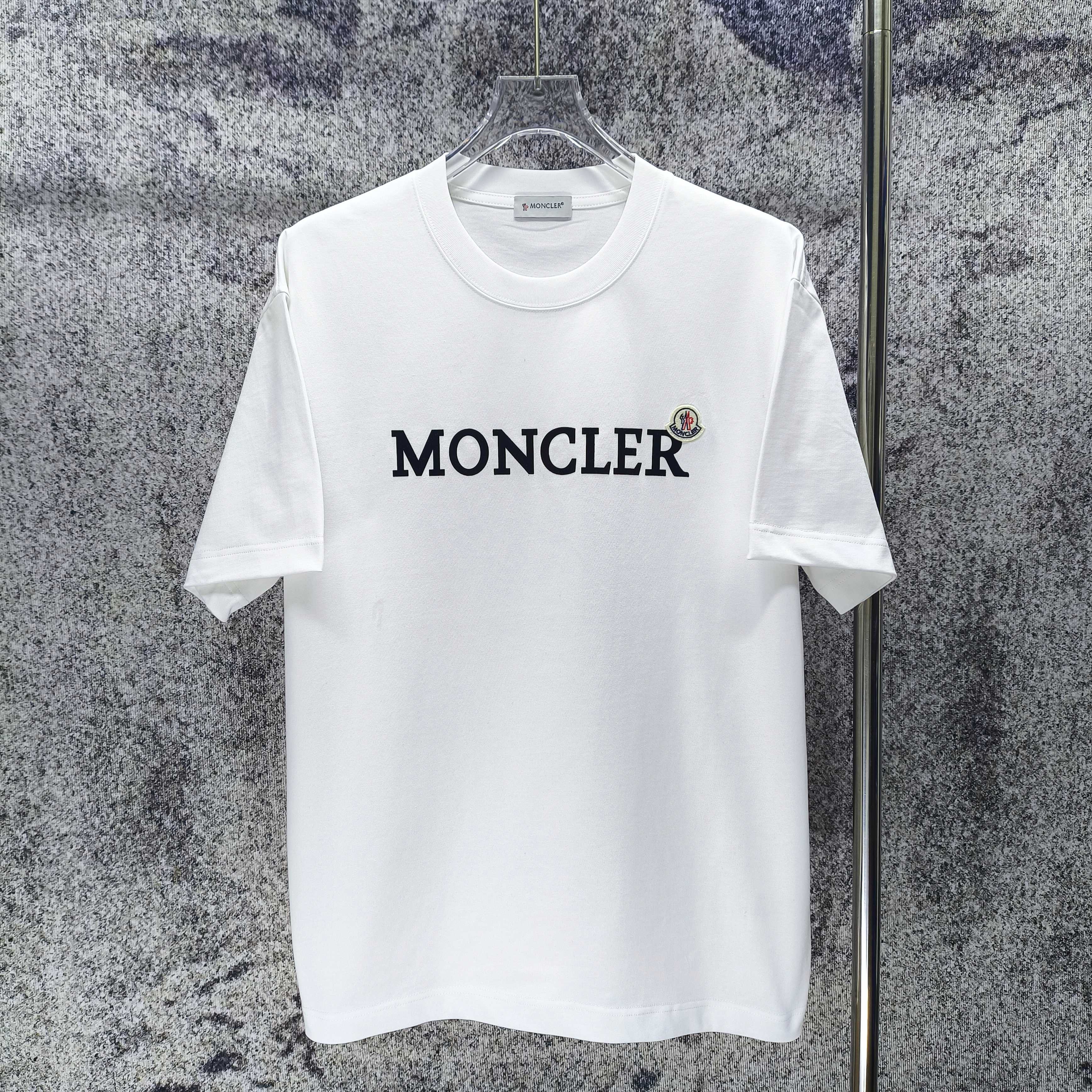 몽클레어 여성 루즈핏 반팔 티셔츠 88853 이미지 2