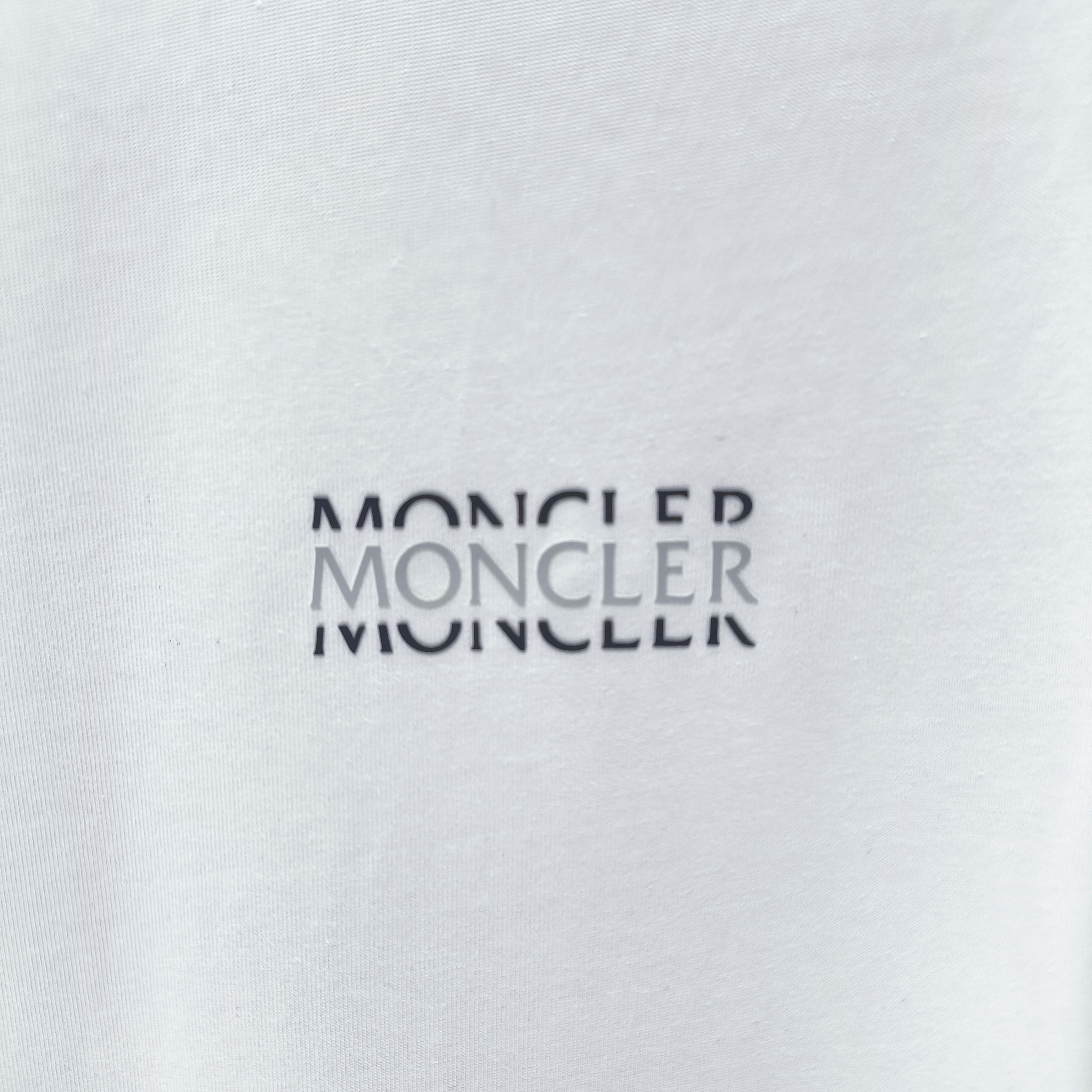 몽클레어 3D 두꺼운 루즈핏 여성 반팔 티셔츠 88838 이미지 4