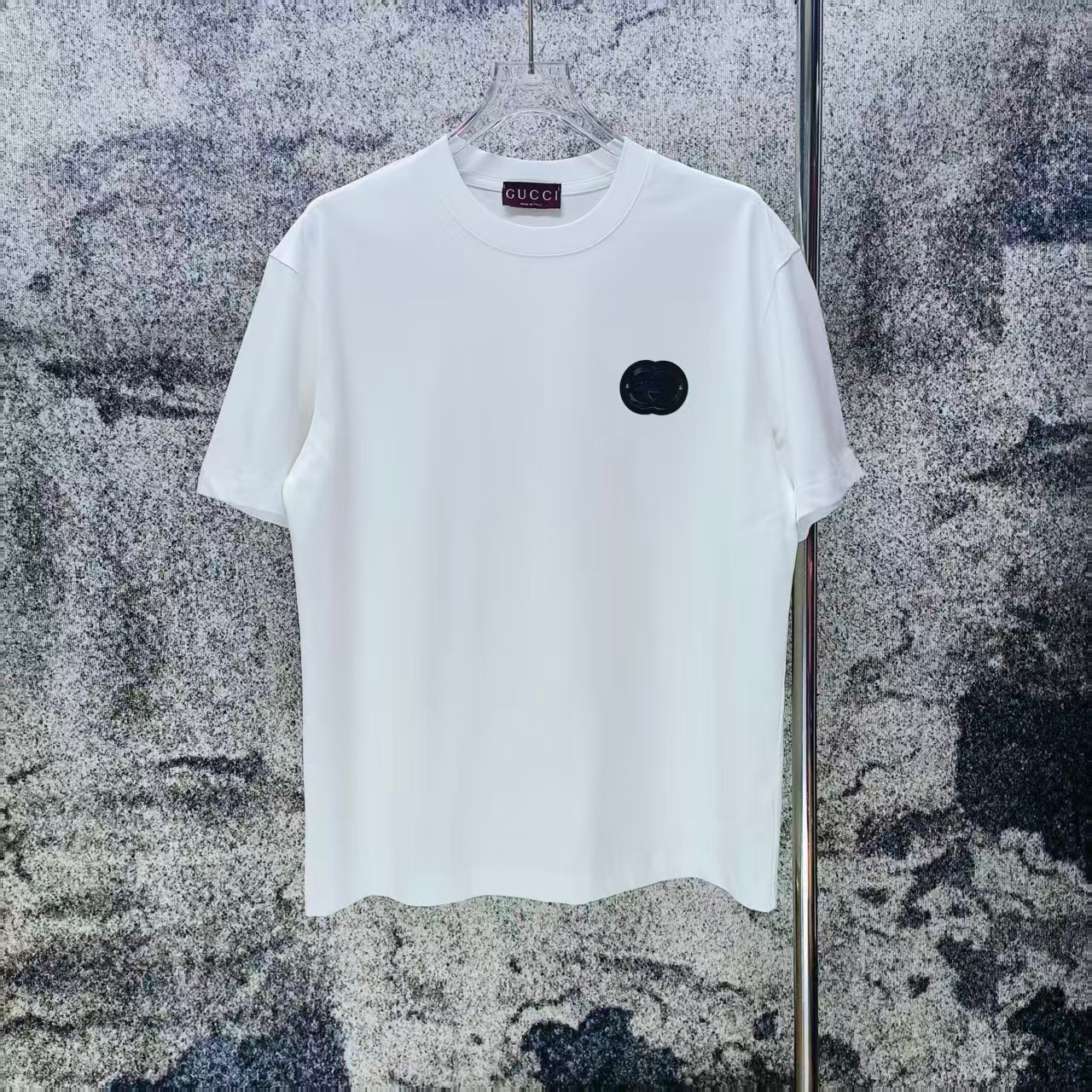 P 85.00 Gucci* Gucci 2026 primavera/verano nueva camiseta de manga corta con logo plateado en relieve, corte holgado, u…
