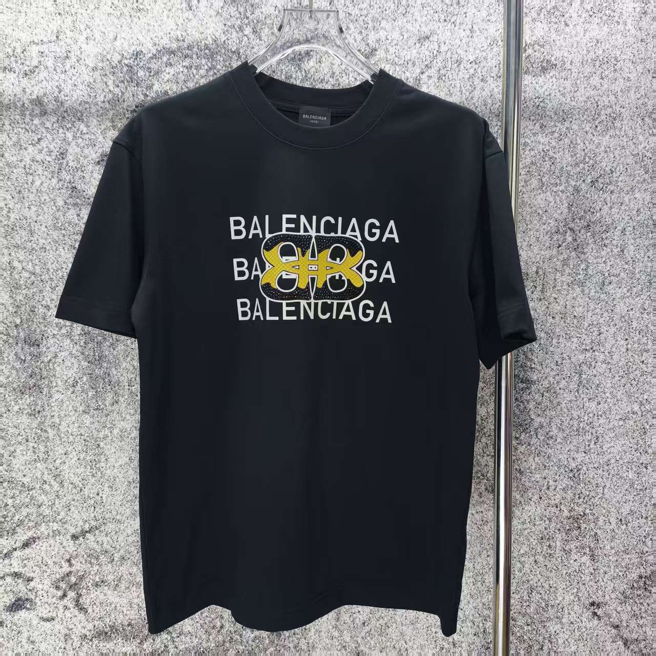 P 90.00 Bal* Paris 2026 Primavera/Verano Nueva Placa Gruesa Logotipo de Diamante Engomado Camiseta de Manga Corta Ajust…