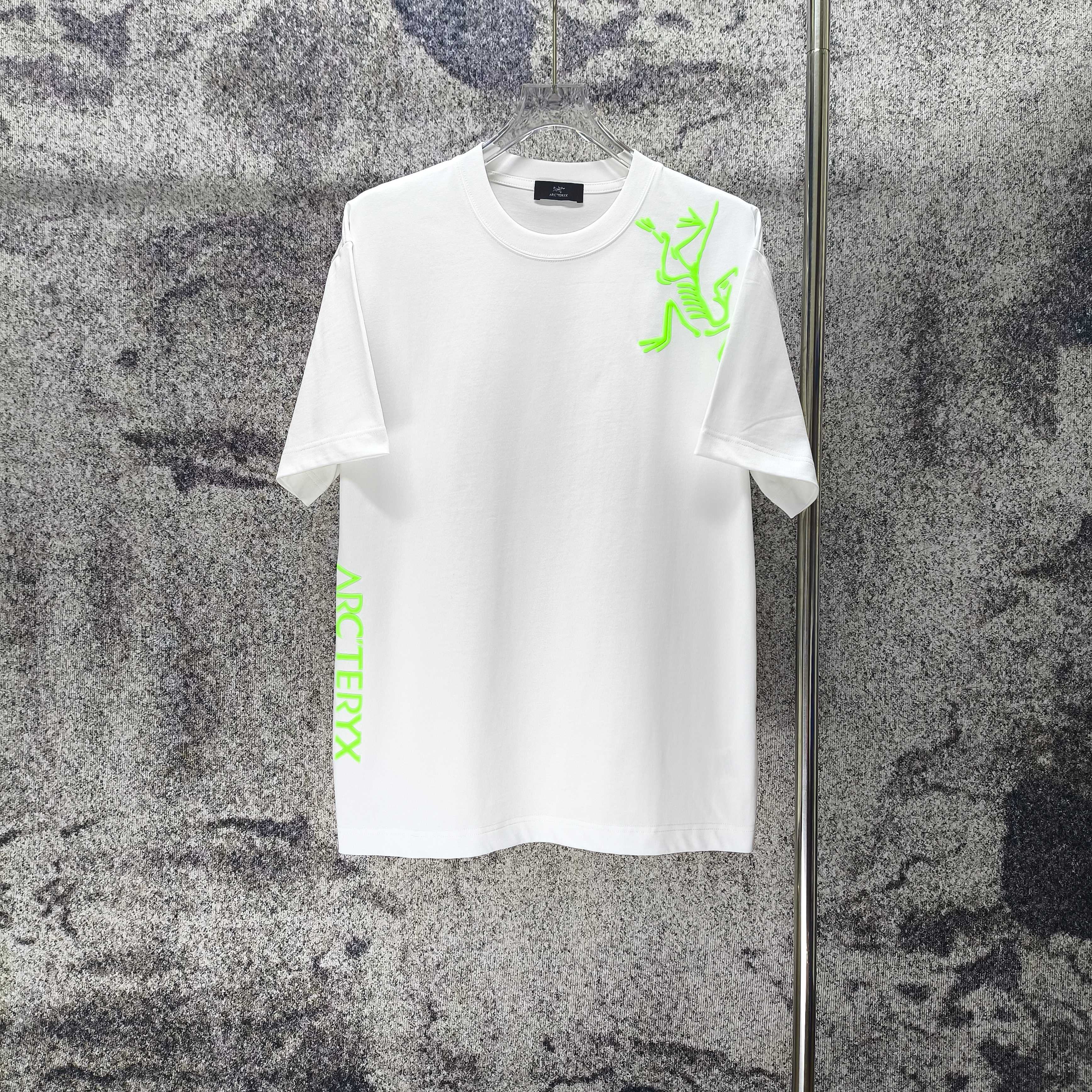 P 90.00 ARC* Marca Bird 2026 nuevo estilo de primavera y verano Camiseta de manga corta con logo de espuma tridimension…