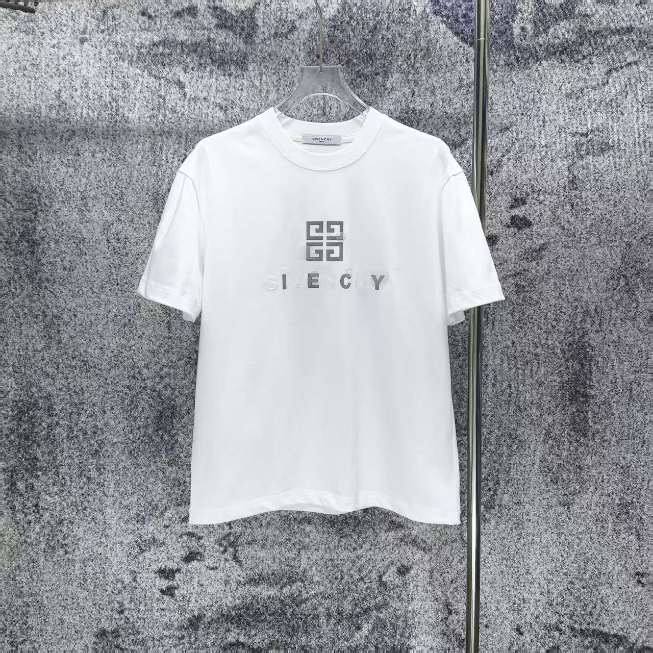 P 90.00 Gvc* Givenchy 2026 primavera y verano nuevo estilo flocado logo de silicona camiseta de manga corta corte holga…