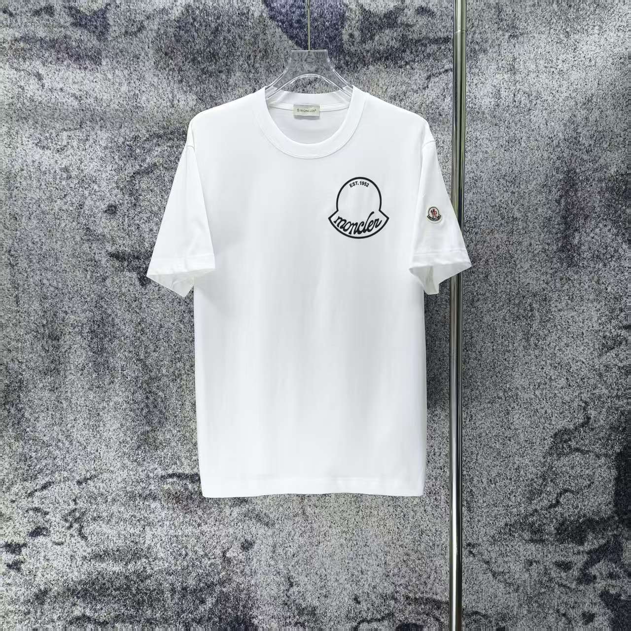 P 85 MONCLE* Mengkou 2026 primavera/verano nueva camiseta de manga corta con logo de goma de placa gruesa tridimensiona…
