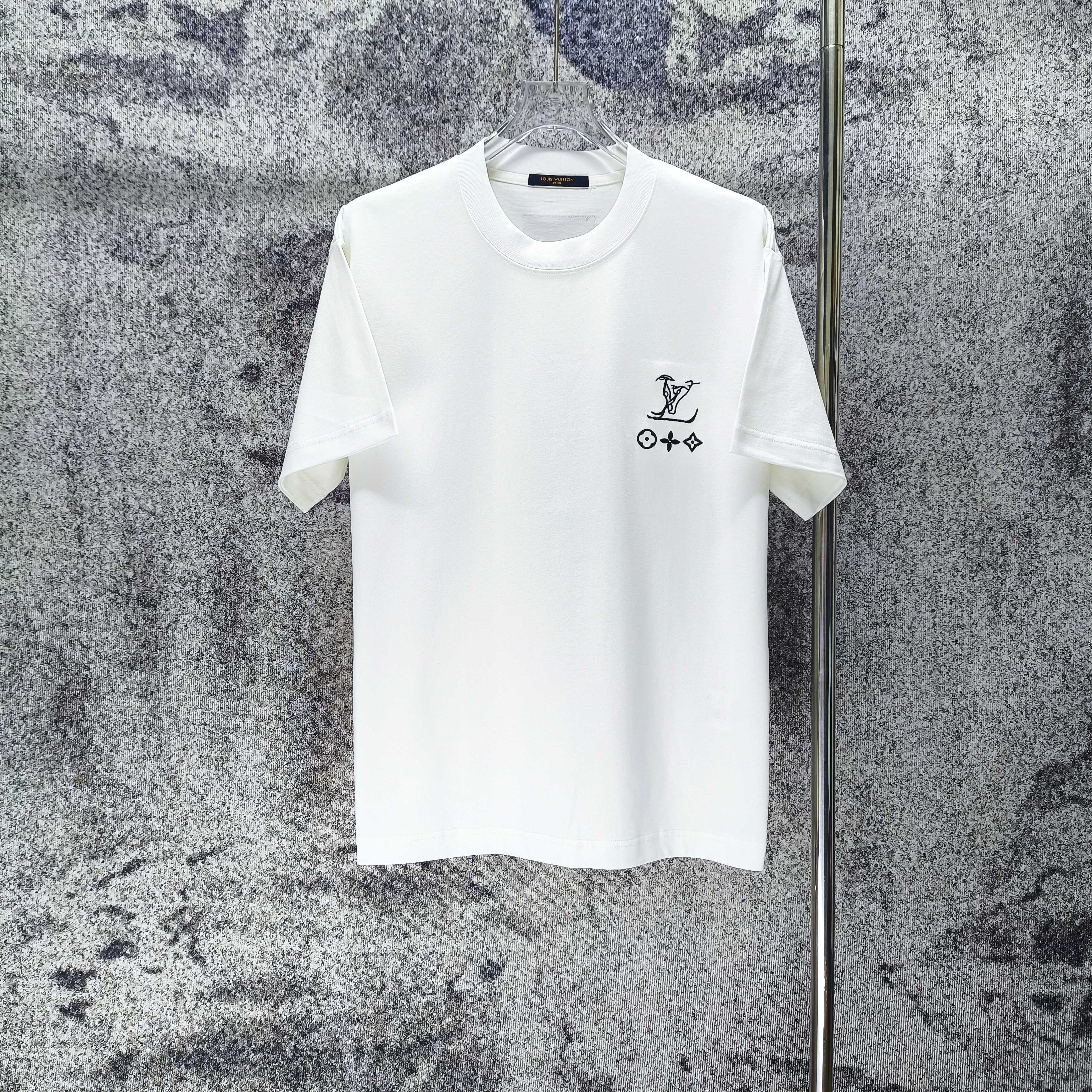 P75 LV* 2026 primavera/verano nuevo, camiseta de manga corta con pequeño logotipo bordado exquisito, 300g, corte holgad…