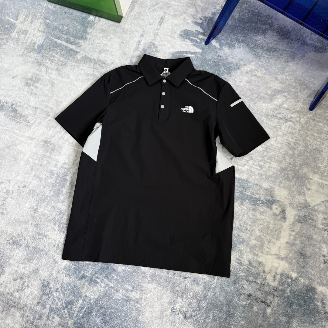 供💰105
北面The North Face 夏季新款综合训练运动健身男士吸湿速干防晒短袖POLO衫！

轻薄透气、必入好货！面料版型做工都极好，采用吸湿性极佳的专业运动面料， 干爽及更耐洗！ 轻盈柔韧且触感柔软，拥有优于棉质的舒适穿着体验，同时具有防晒与吸湿速干的功能性，穿着干爽透气不粘肤、上身清凉感十足！面料纹理光泽极具品质感，上身效果绝对超赞！ 肩膀两侧3M反光条大大提升了品牌的辨识度，可满足不同需求！平时运动 跑步 健身 不可或缺单品！ 

颜色：灰色/黑色 /藏蓝色

尺码：L - 4XL







