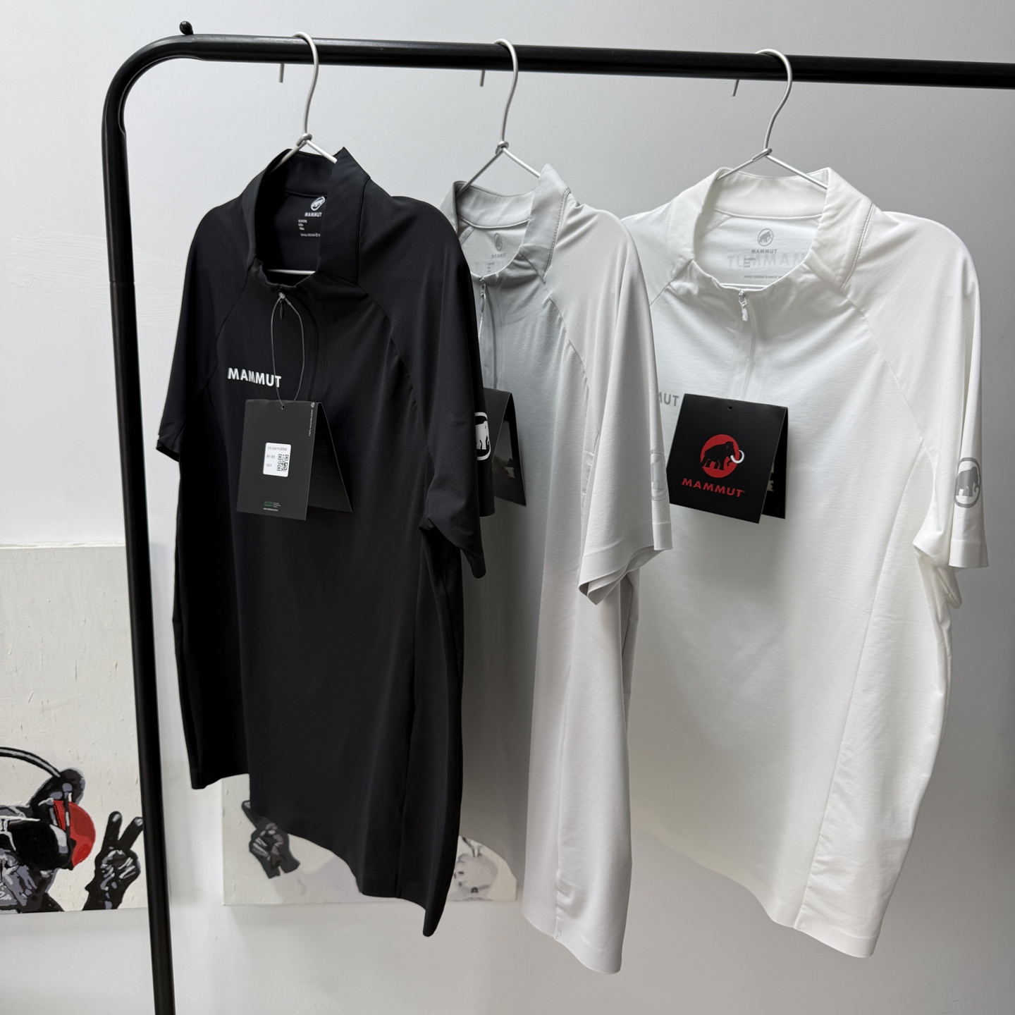 Alternative view of T-Shirt 02231