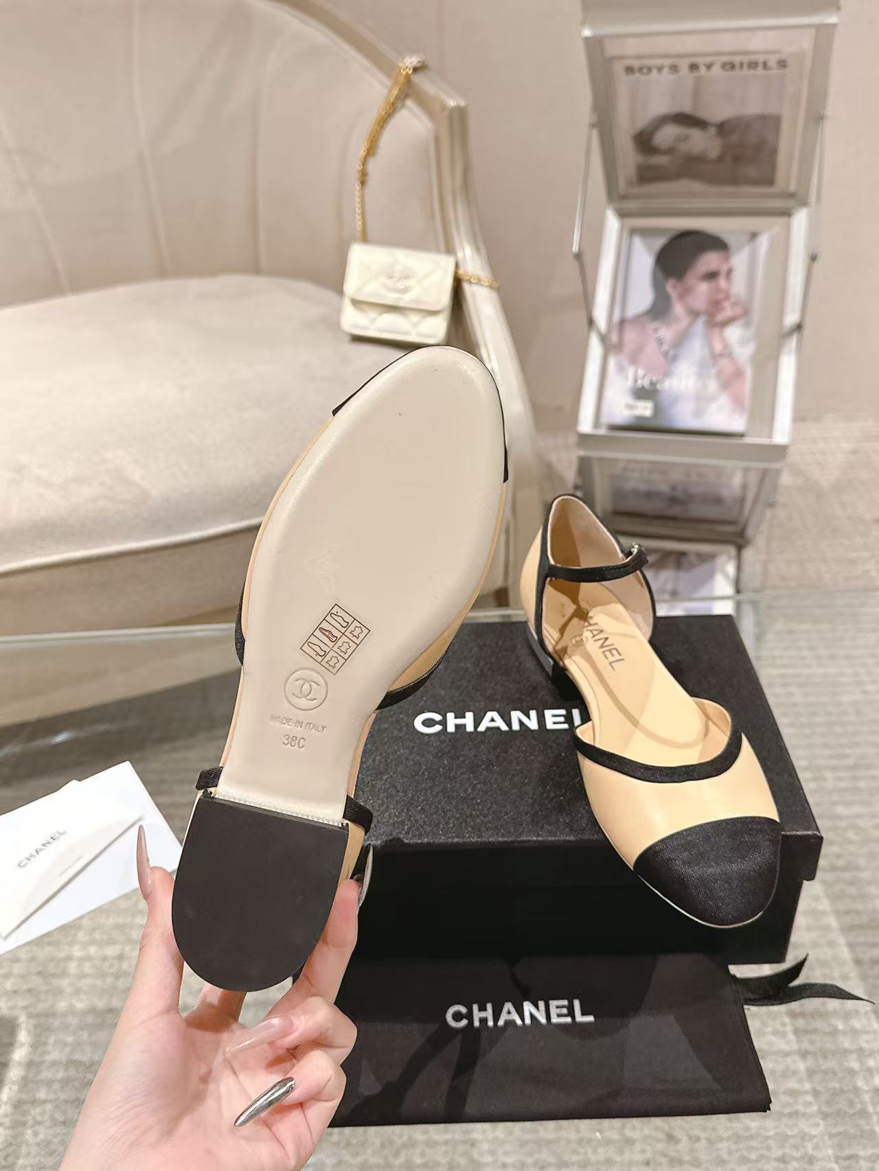 NO:260005,* | B2105 Egyptian series elegant Muller spring shoes, original imported mixed seed leather   exquisite back mouth embellishment   exquisite brand lock hardware inner foot pad specific water dyed silk mixed seed lambskin outsole Italian original leather outsole, heel height 1.8CM shoe size: 35-39 Custom made 34-40-41-42 The original counter full set of luxury packaging, sandals, sandals, sheepskin, Leather soles19860909* | B2105 埃及系列优雅穆勒春鞋 鞋面原版进口混种皮 精致反口点缀 精致品牌锁扣五金内里垫脚特定水染丝愁混种小羊皮 大底意大利本色真皮大底、跟高1.8CM 鞋码: 35-39 订做34-40-41-42 原版专柜全套豪华包装,凉鞋,sandals,sheepskin,Leather soles,Women's Shoes