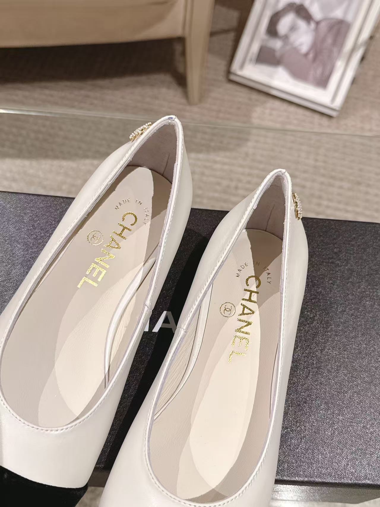 NO:446433,* | 2111-2———————— Mary Jane original plate open mold pearl heel upper; imported sheepskin-Zhen Silk Inner; Silk Sheepskin footrest; Silk Sheepskin outsole; Italian genuine leather Heel height; 2cm size; 35-39 Custom made 34-40-41-42, high heels single shoes, mary jane, high heels, sheepskin19860909* | 2111-2———————— 玛丽珍原板开模珍珠跟 鞋面；进口羊皮-珍丝绸 内里；丝绸羊皮 垫脚；丝绸羊皮 大底；意大利真皮 跟高；2cm 码数；35-39订做34-40-41-42,高跟鞋单鞋,mary jane,high heels,sheepskin,Women's Shoes