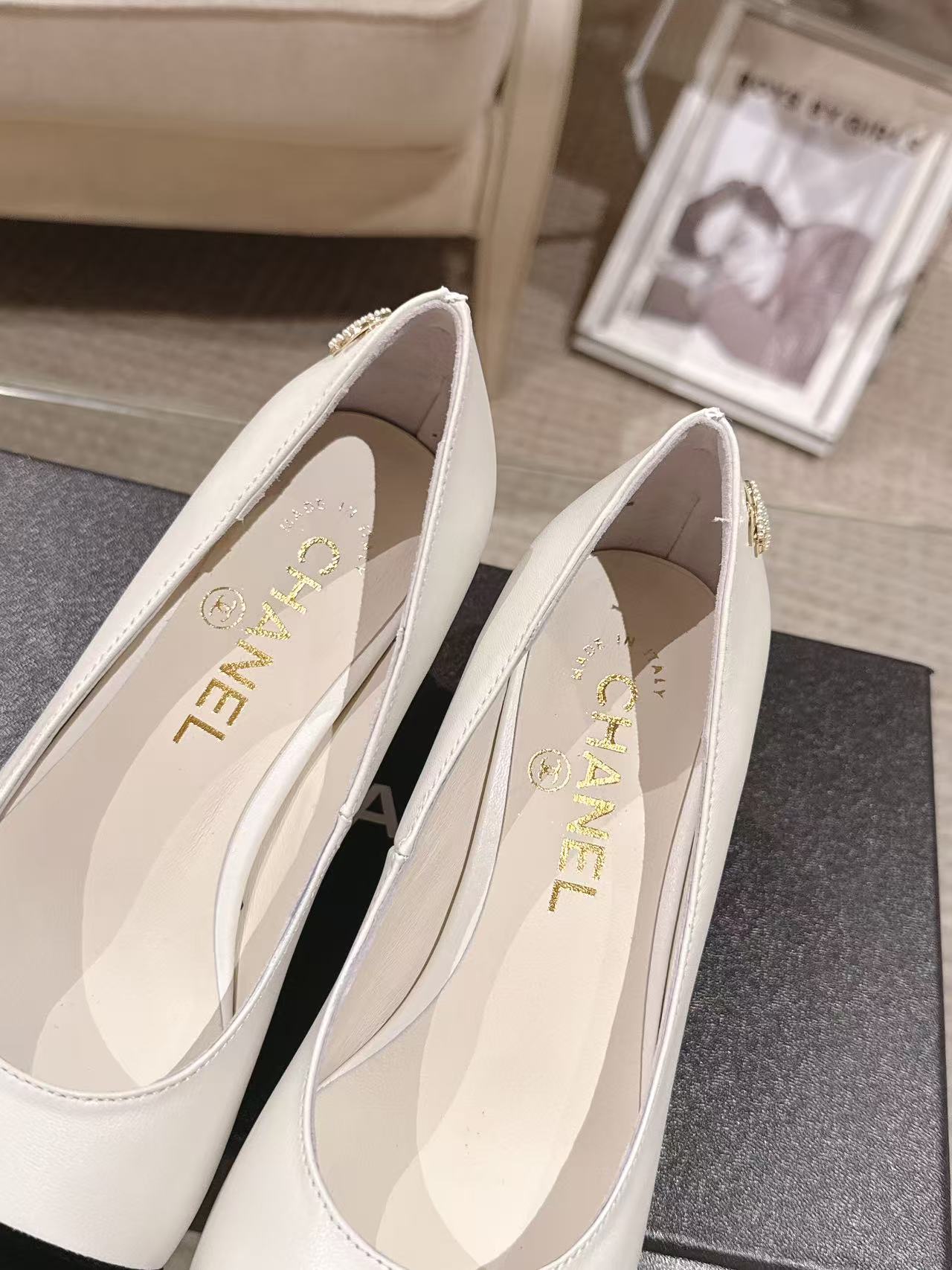 NO:446448,* | 2113-2———————— Mary Jane original plate open mold pearl heel upper; imported sheepskin-Zhen Silk Inner; Silk Sheepskin footrest; Silk Sheepskin outsole; Italian genuine leather Heel height; 6cm size; 35-custom made 34-40-41-42, high heels single shoes, mary jane, high heels, sheepskin19860909* | 2113-2———————— 玛丽珍原板开模珍珠跟 鞋面；进口羊皮-珍丝绸 内里；丝绸羊皮 垫脚；丝绸羊皮 大底；意大利真皮 跟高；6cm 码数；35-订做34-40-41-42,高跟鞋单鞋,mary jane,high heels,sheepskin,Women's Shoes
